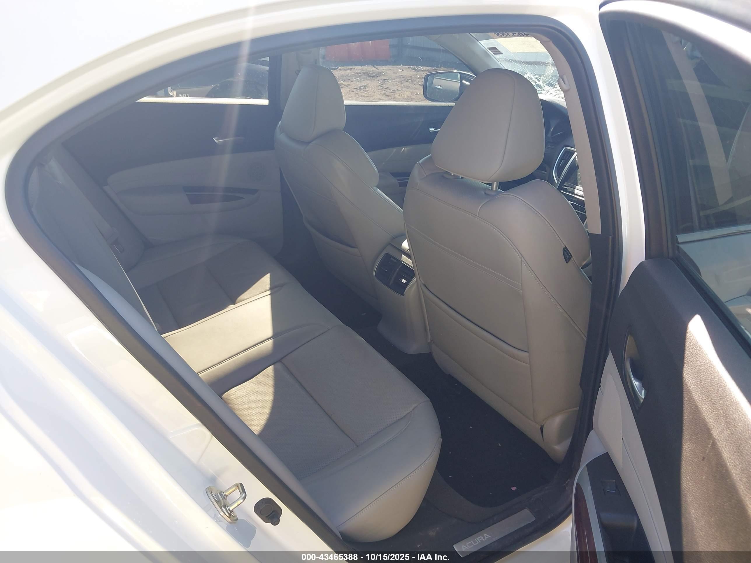 ACURA TLX image 8