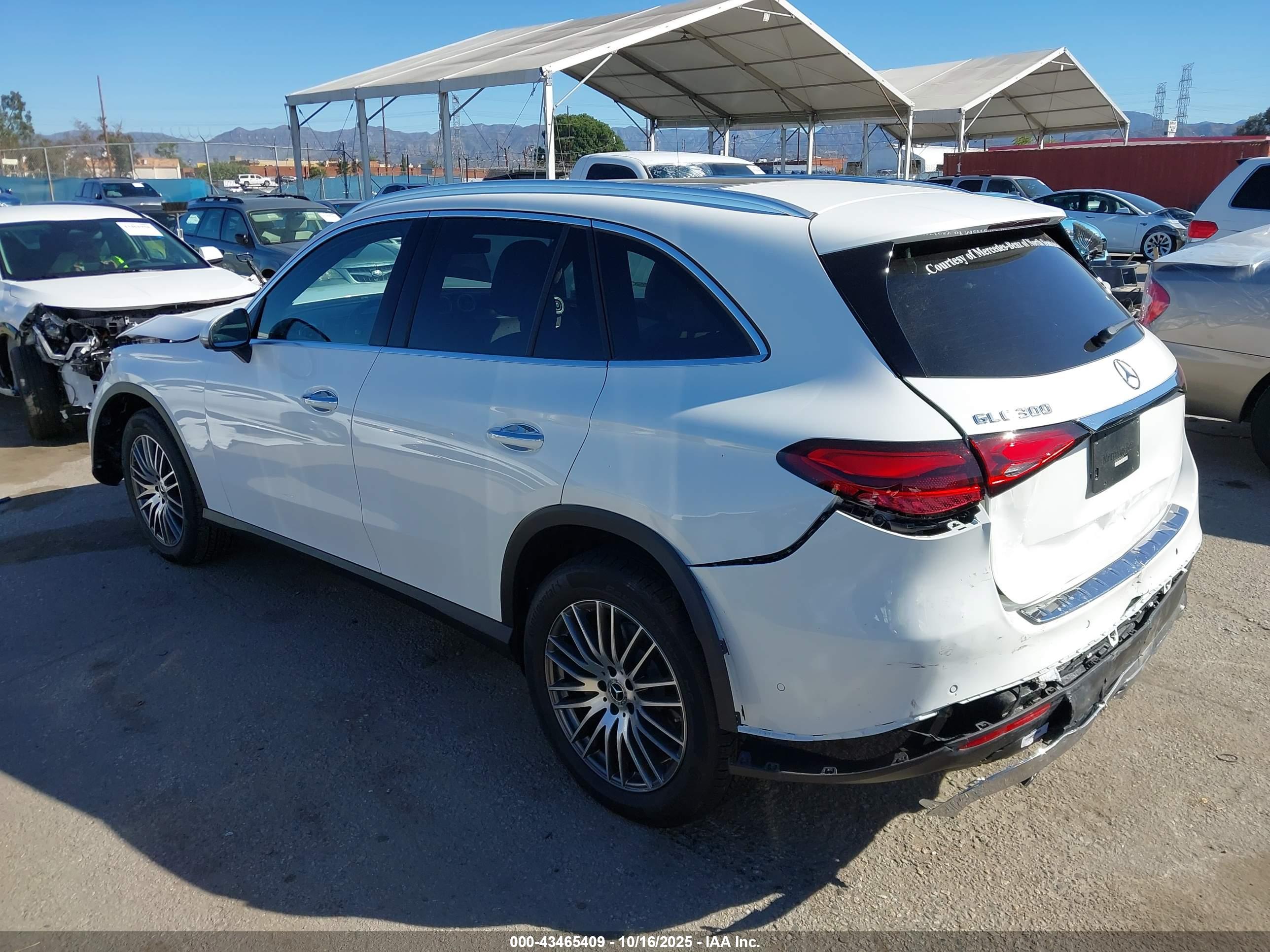 MERCEDES-BENZ GLC image 3