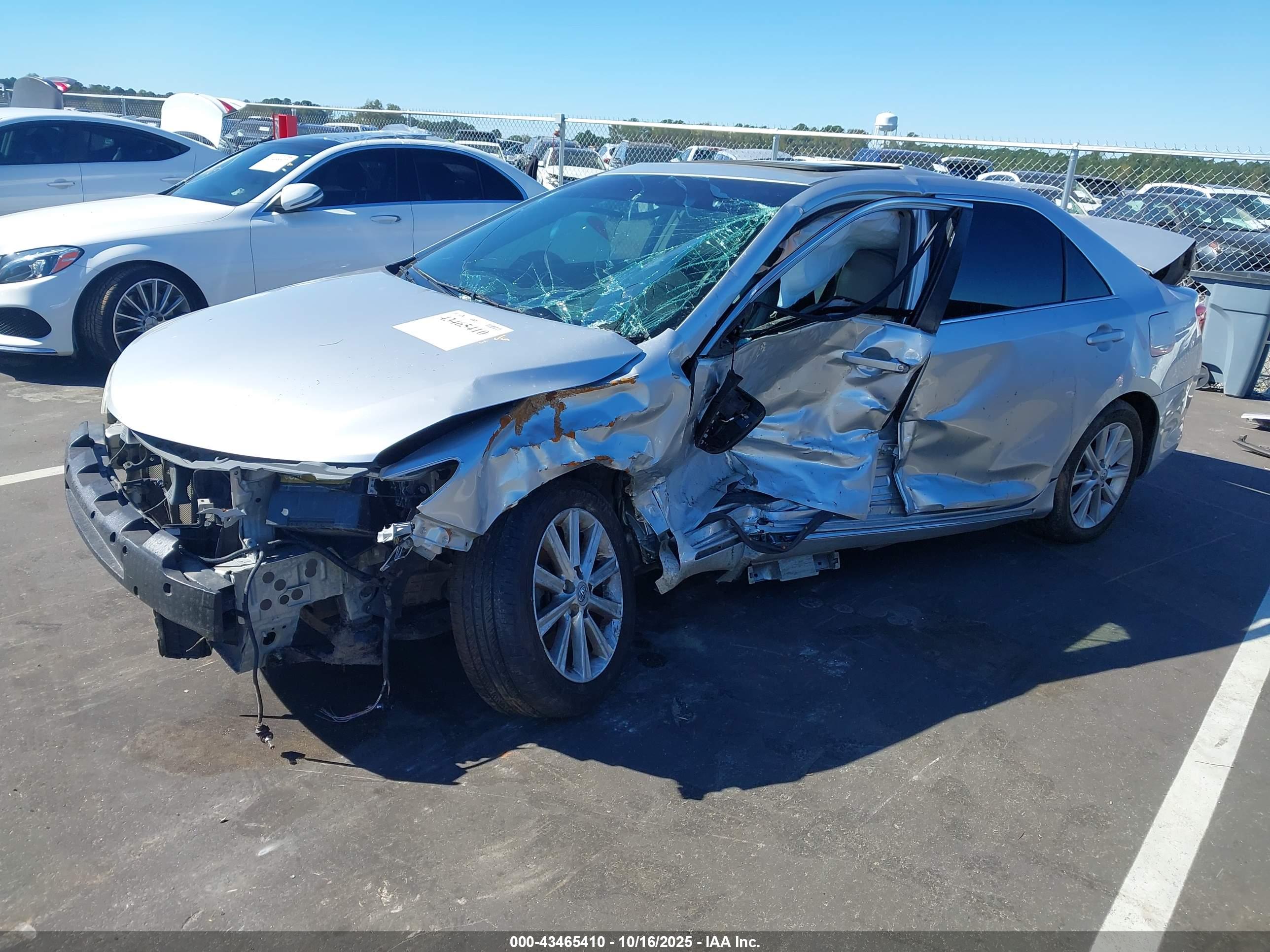 TOYOTA CAMRY image 2