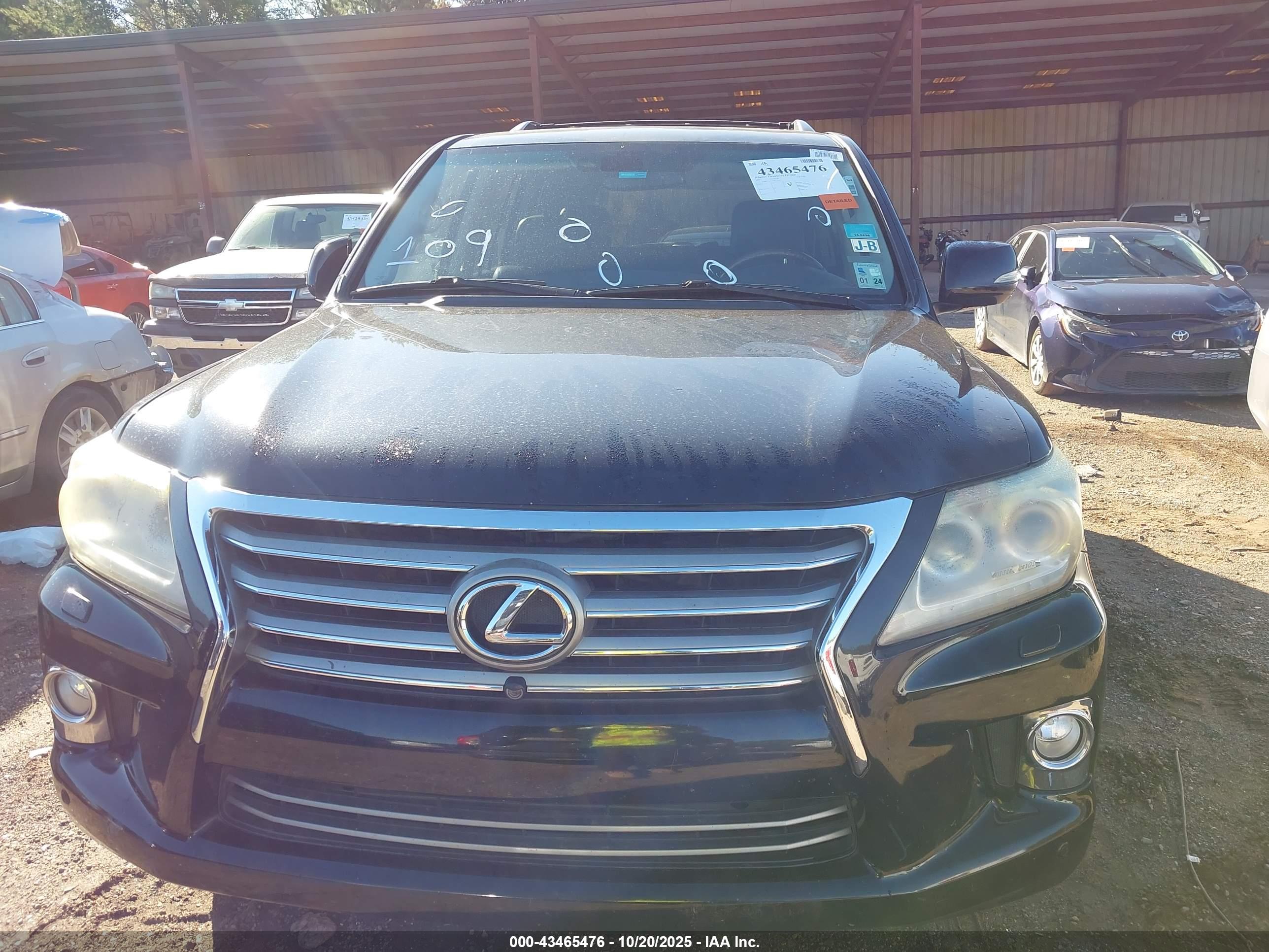 LEXUS LX image 6