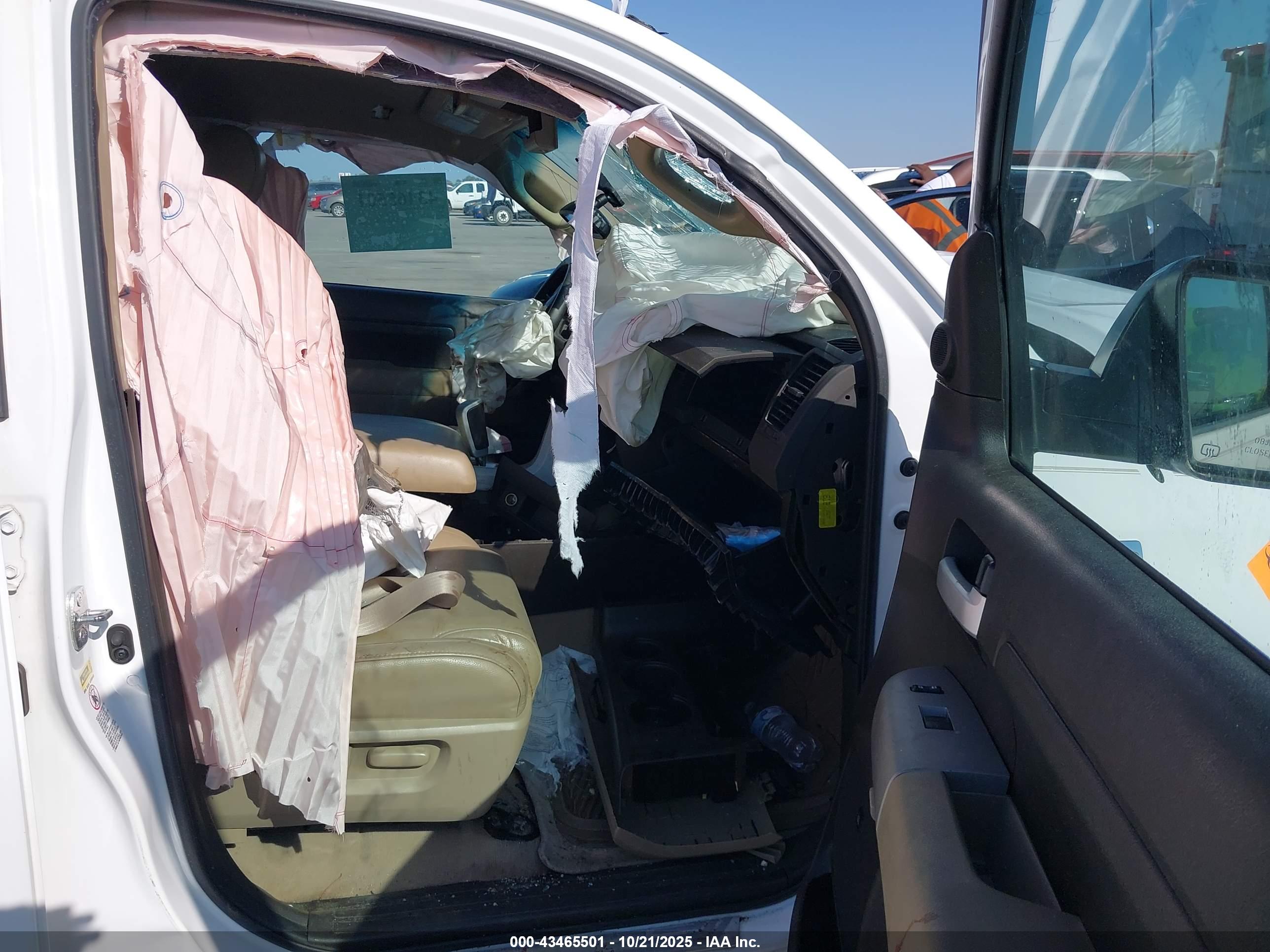 TOYOTA TUNDRA image 5