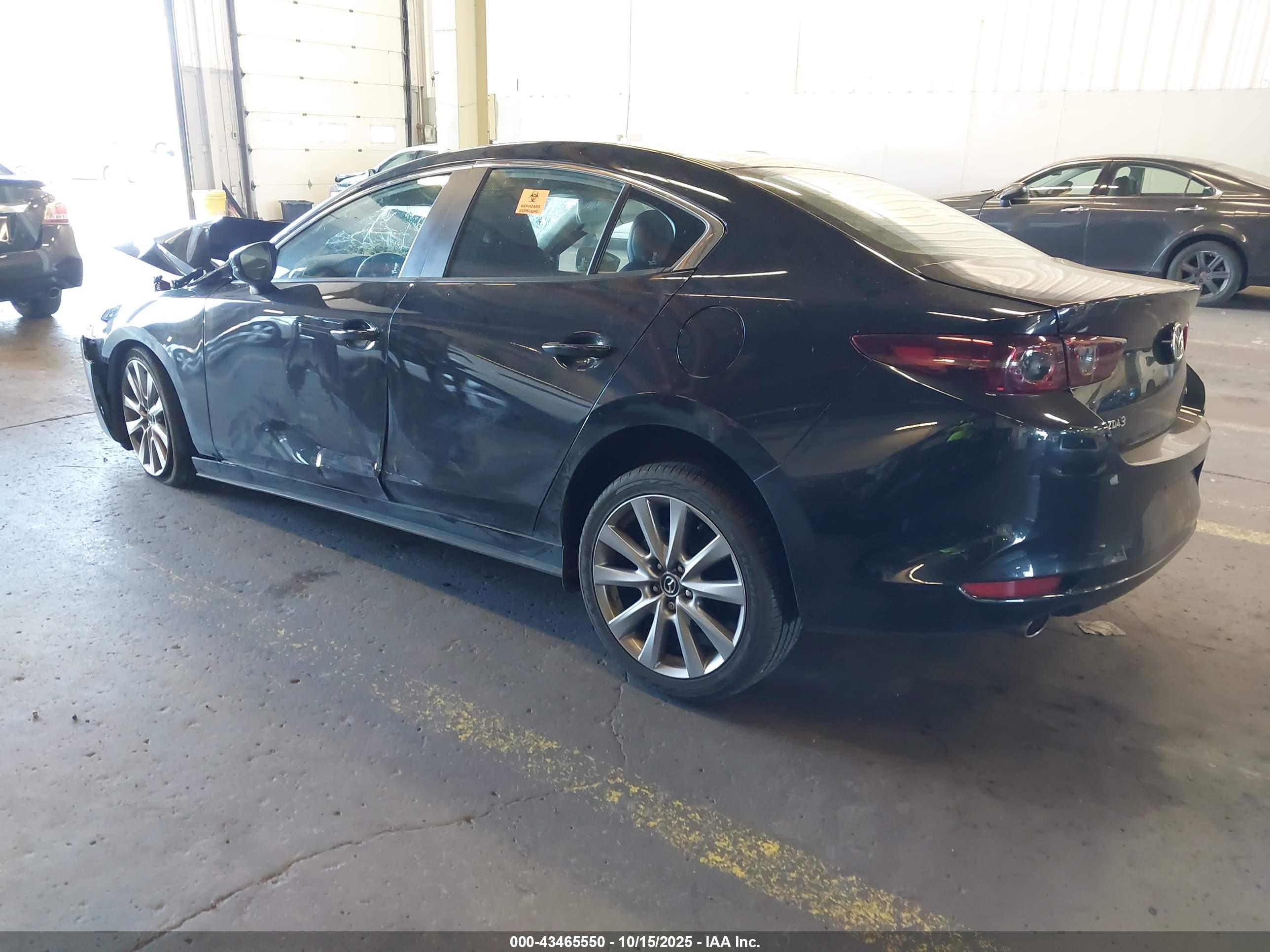 MAZDA MAZDA3 image 3