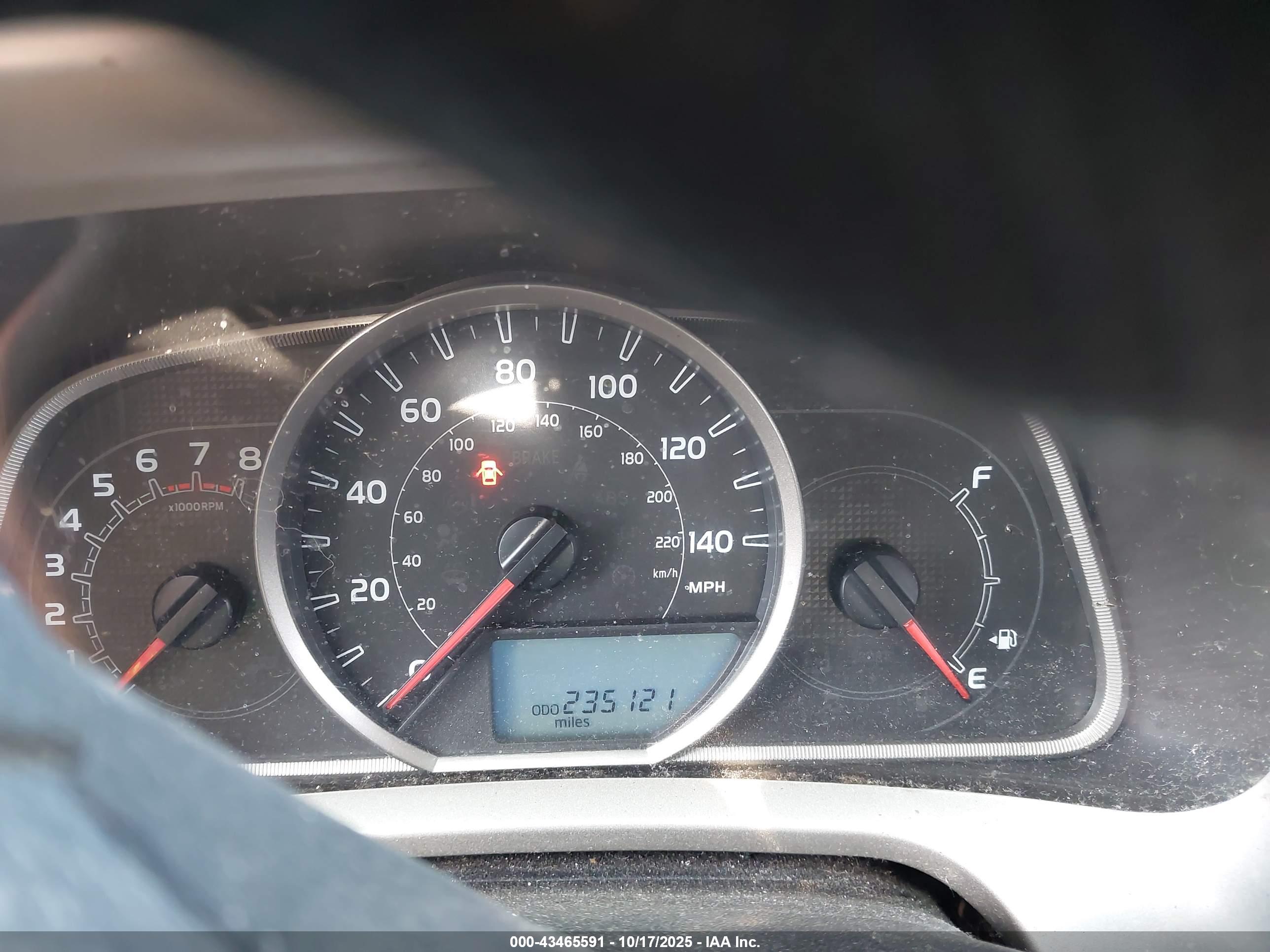 TOYOTA RAV4 image 7