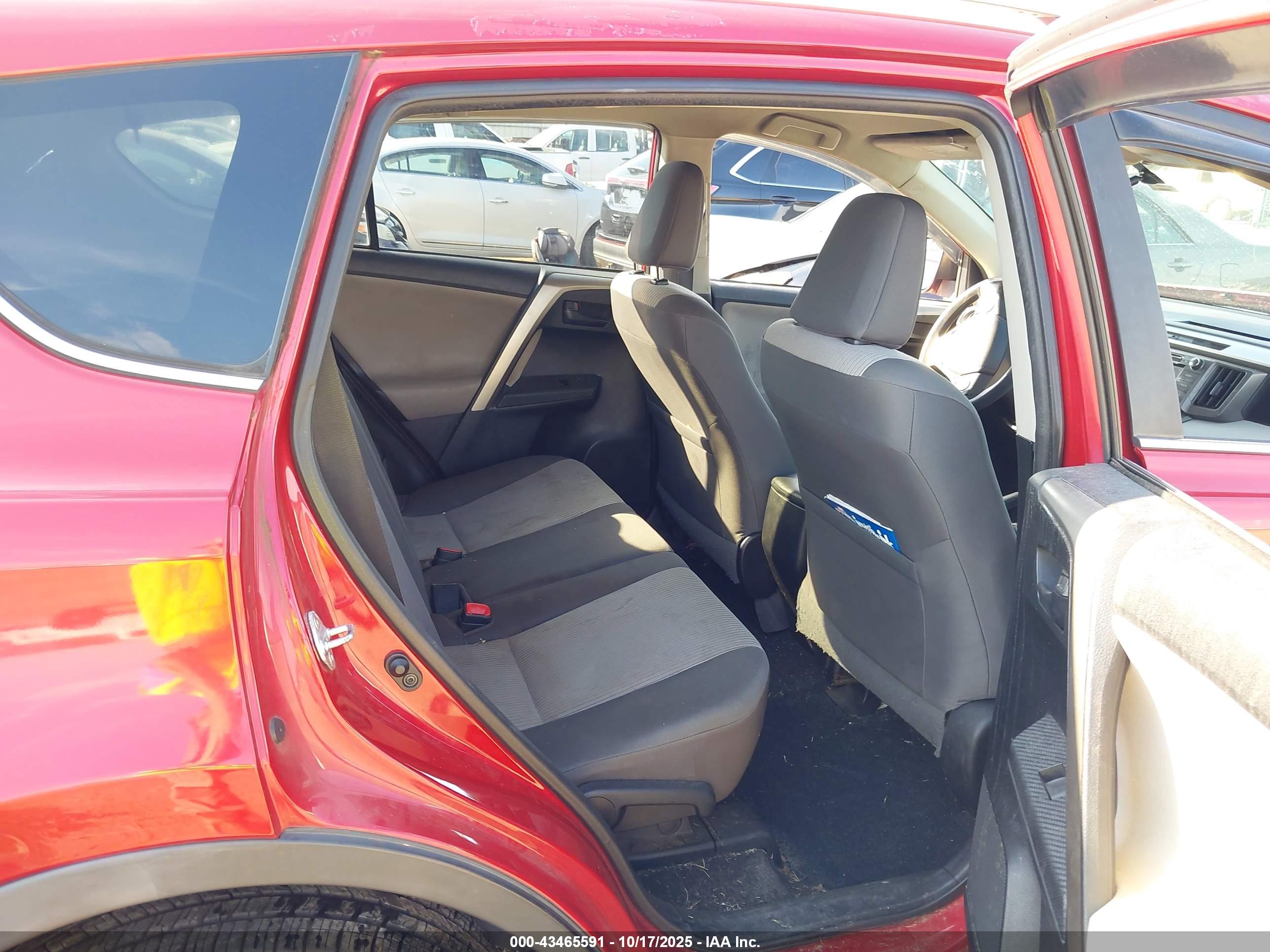TOYOTA RAV4 image 8