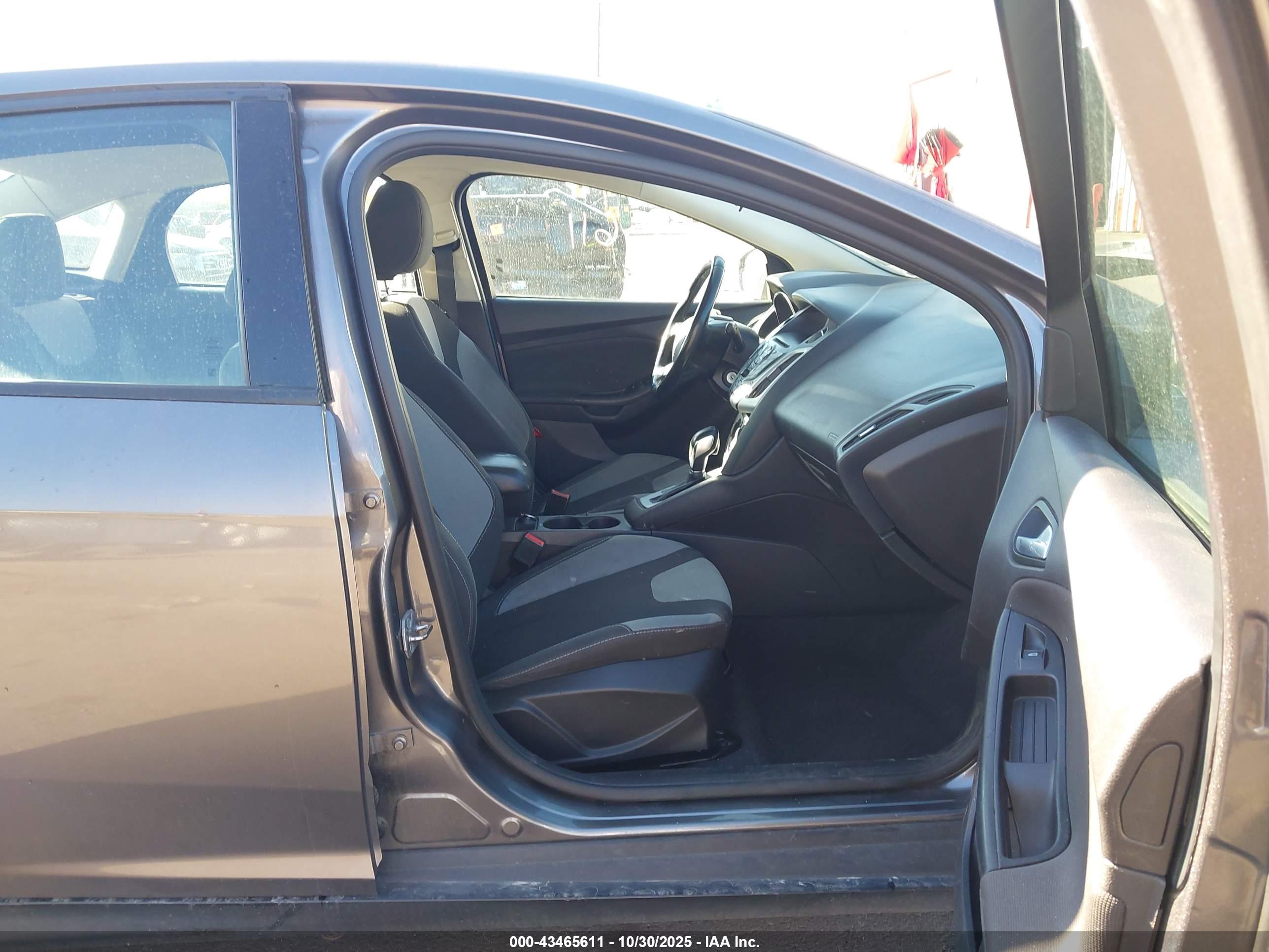 FORD FOCUS image 5