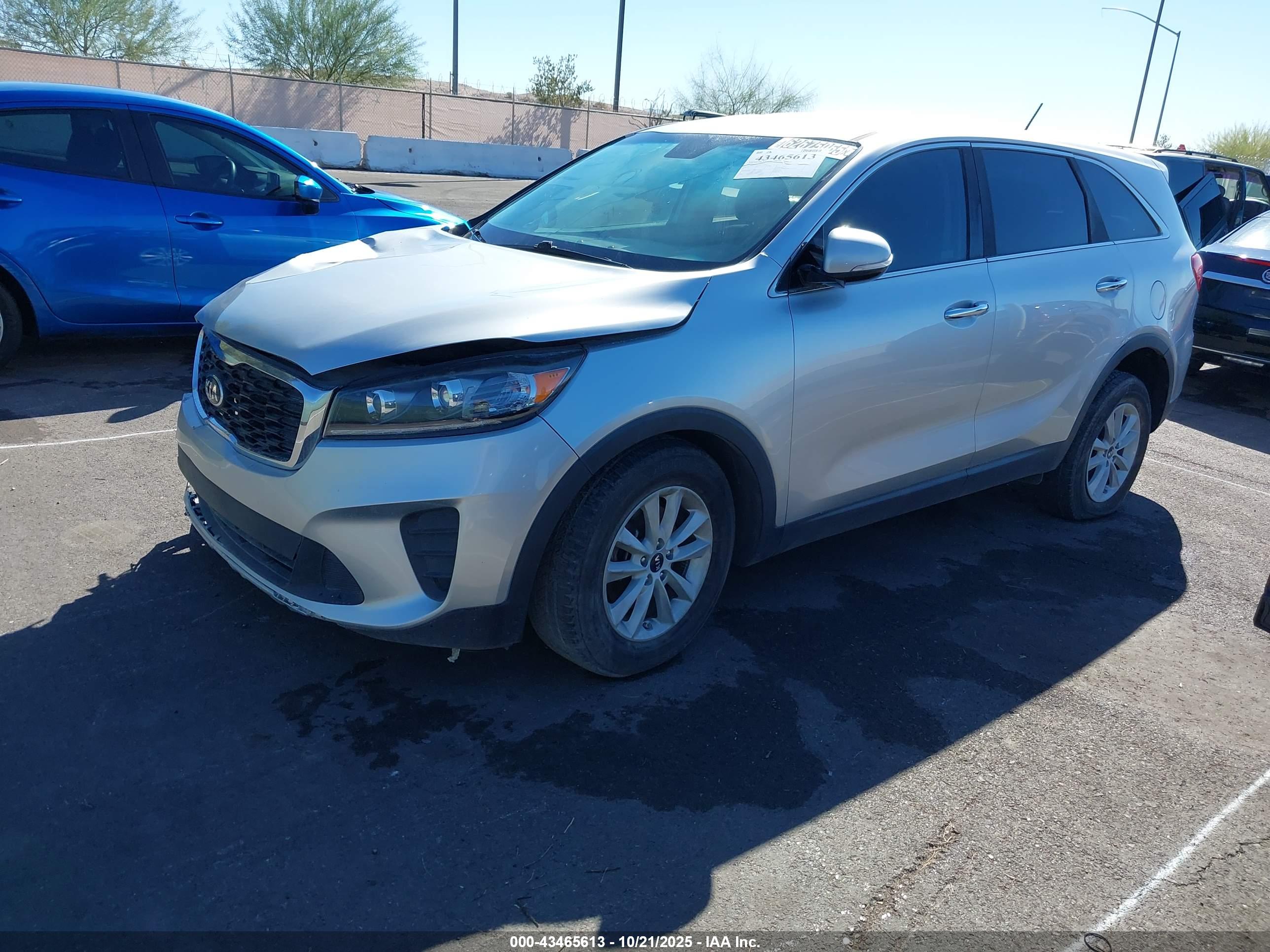 KIA SORENTO image 2
