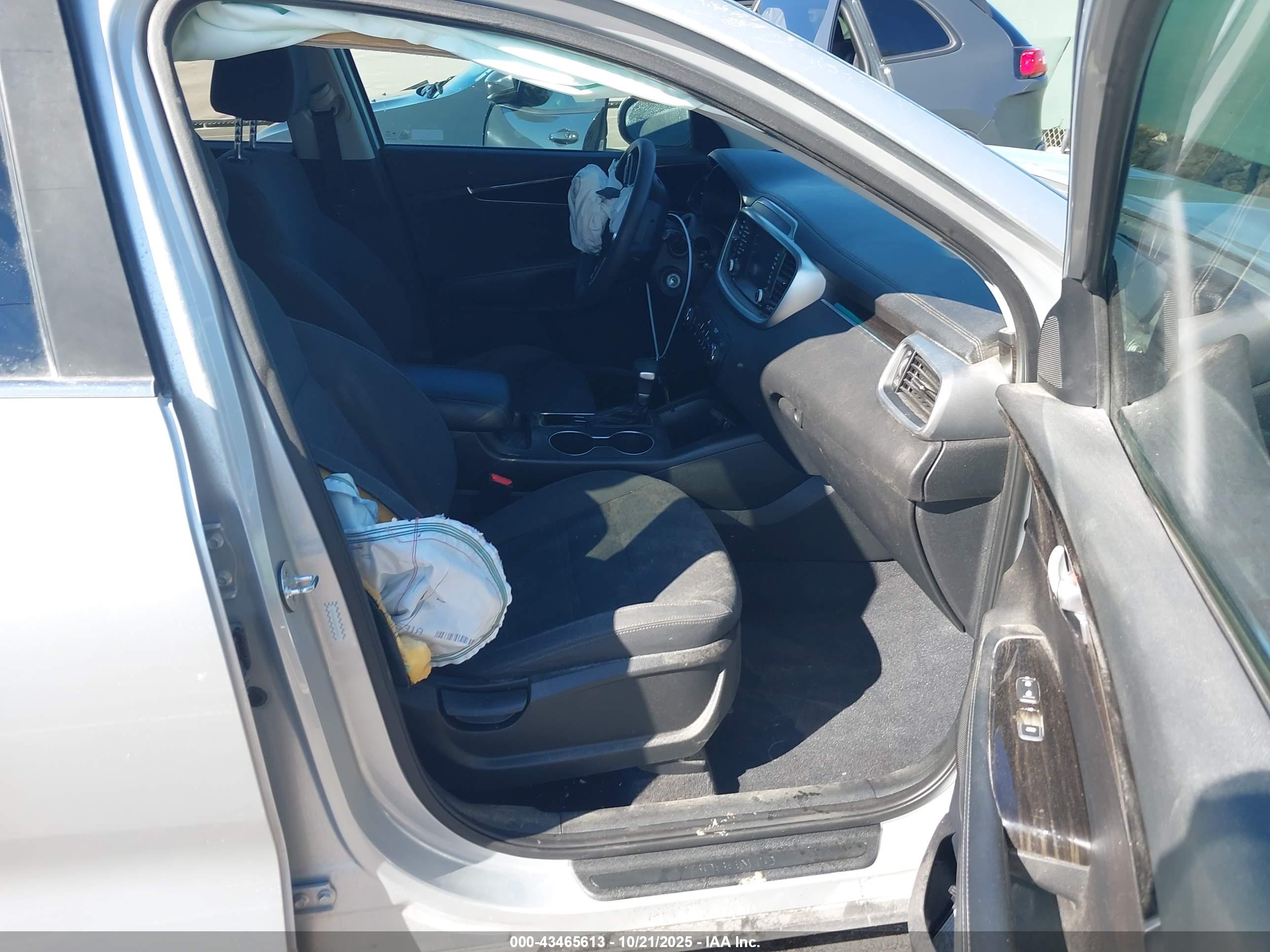 KIA SORENTO image 5