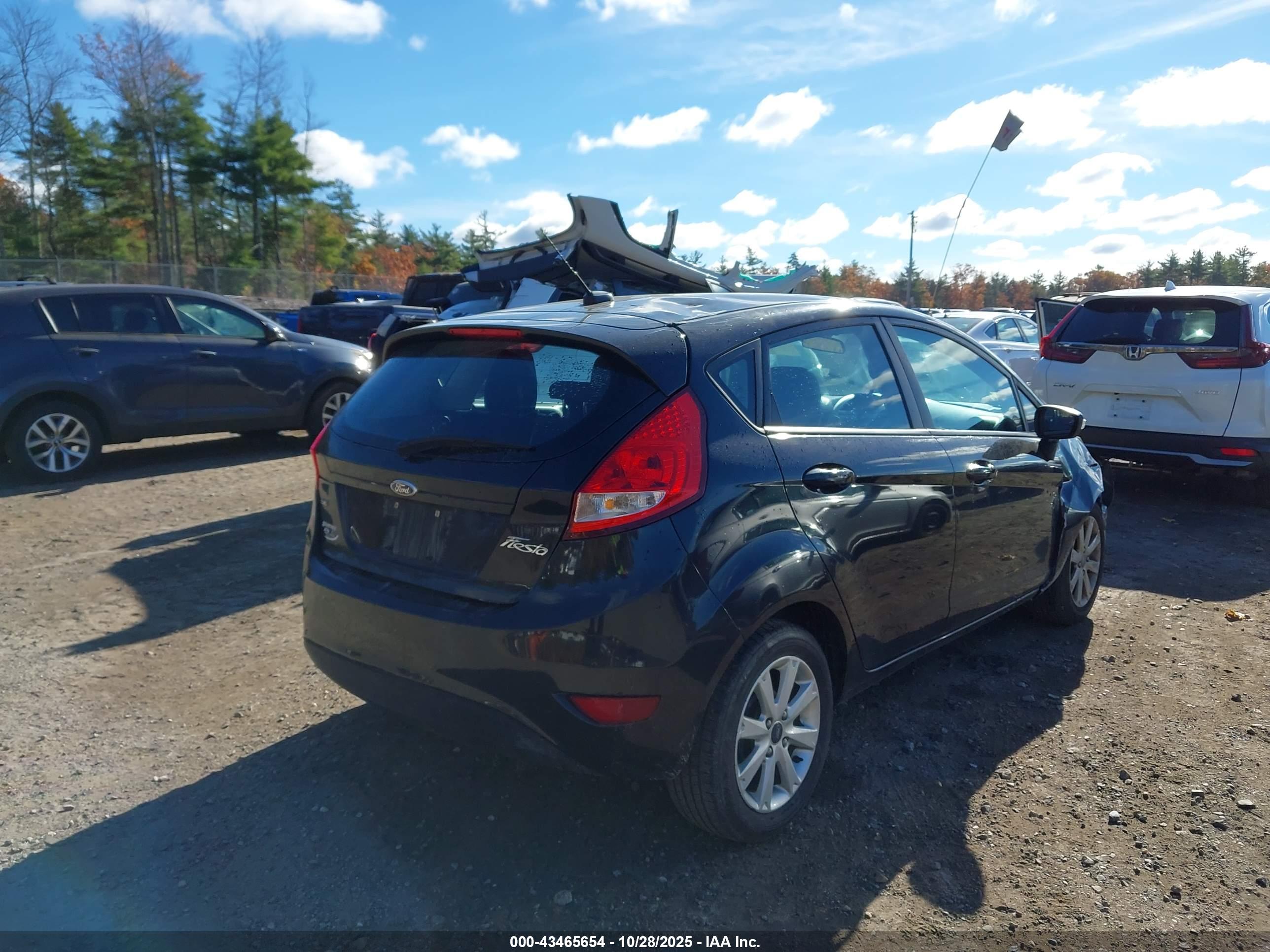 FORD FIESTA image 4
