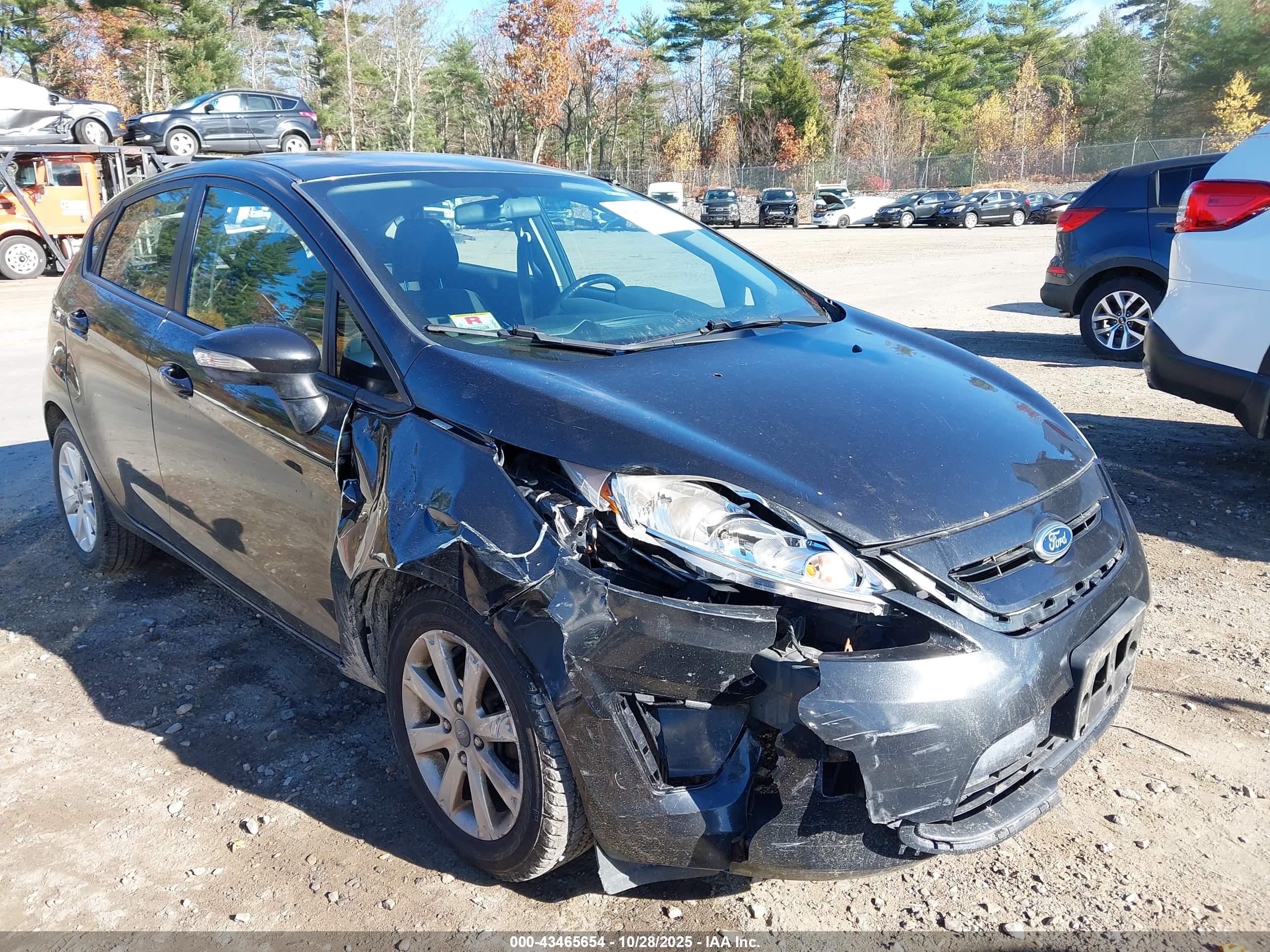 FORD FIESTA image 6