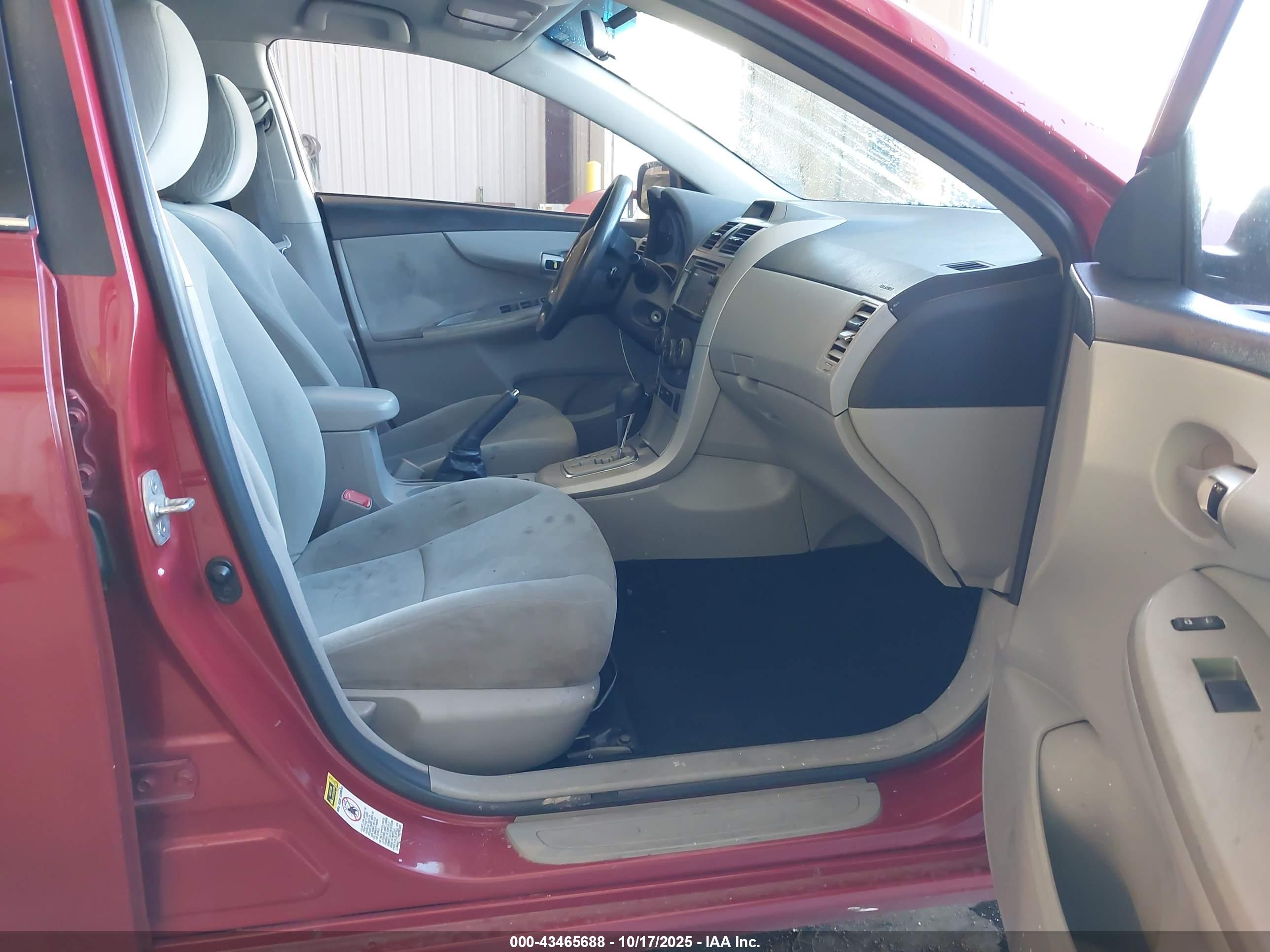 TOYOTA COROLLA image 5