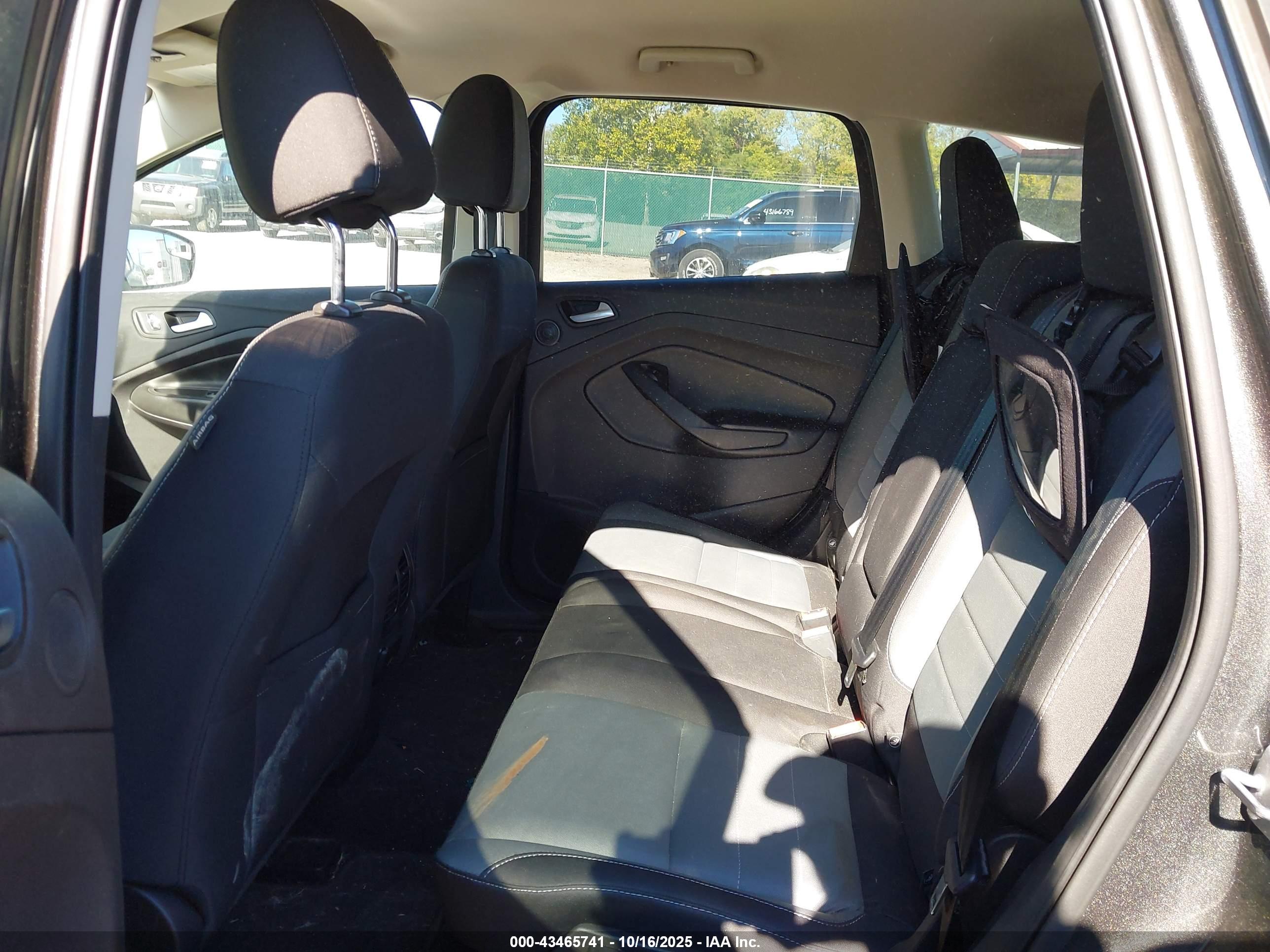 FORD ESCAPE image 8