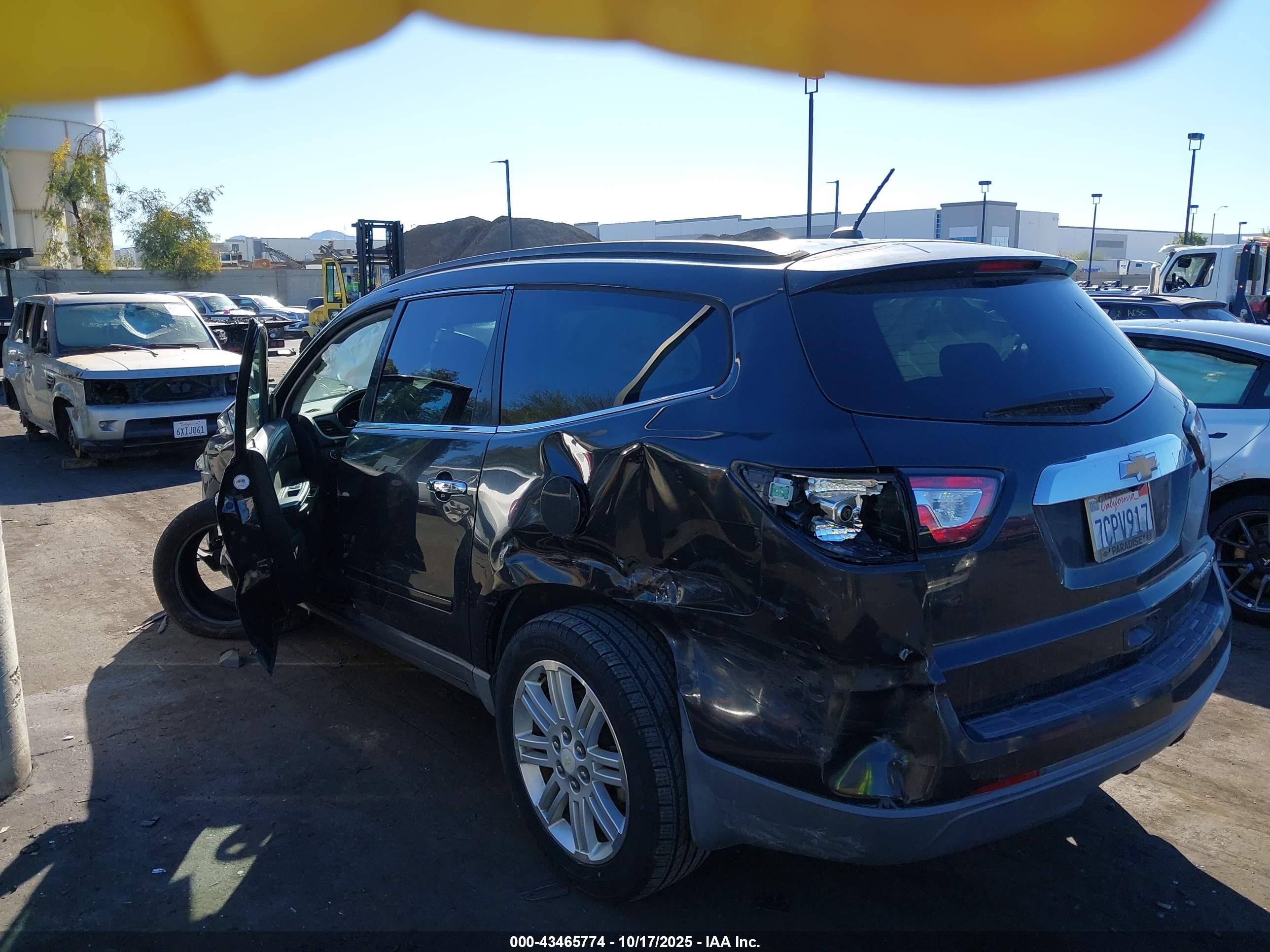 CHEVROLET TRAVERSE image 3