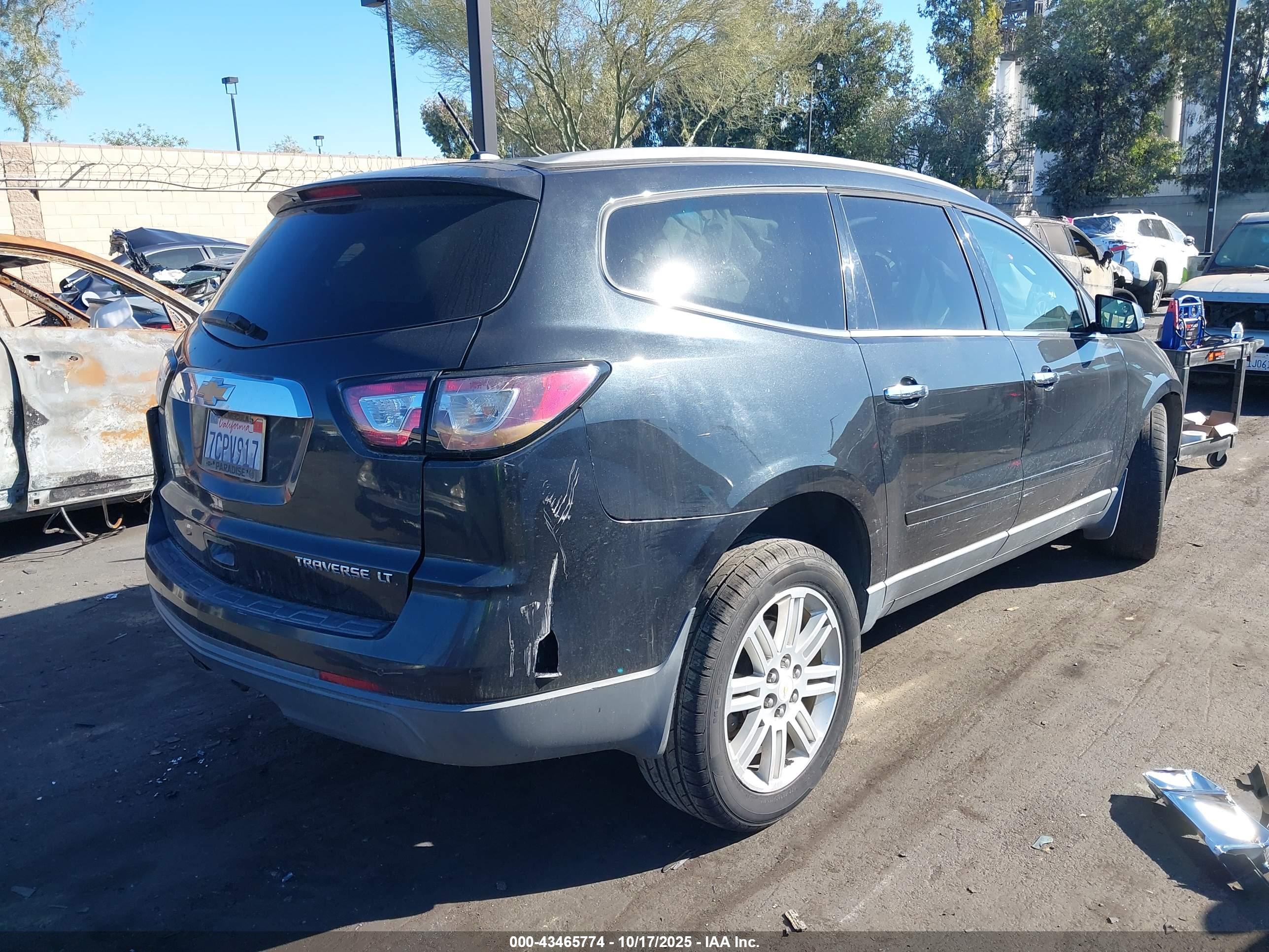 CHEVROLET TRAVERSE image 4