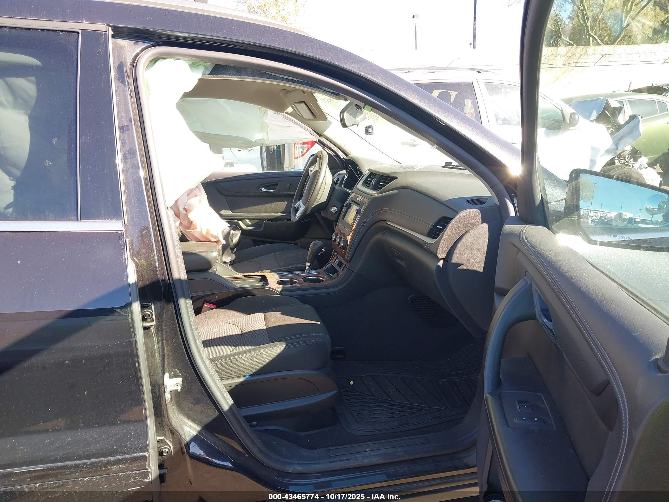 CHEVROLET TRAVERSE image 5