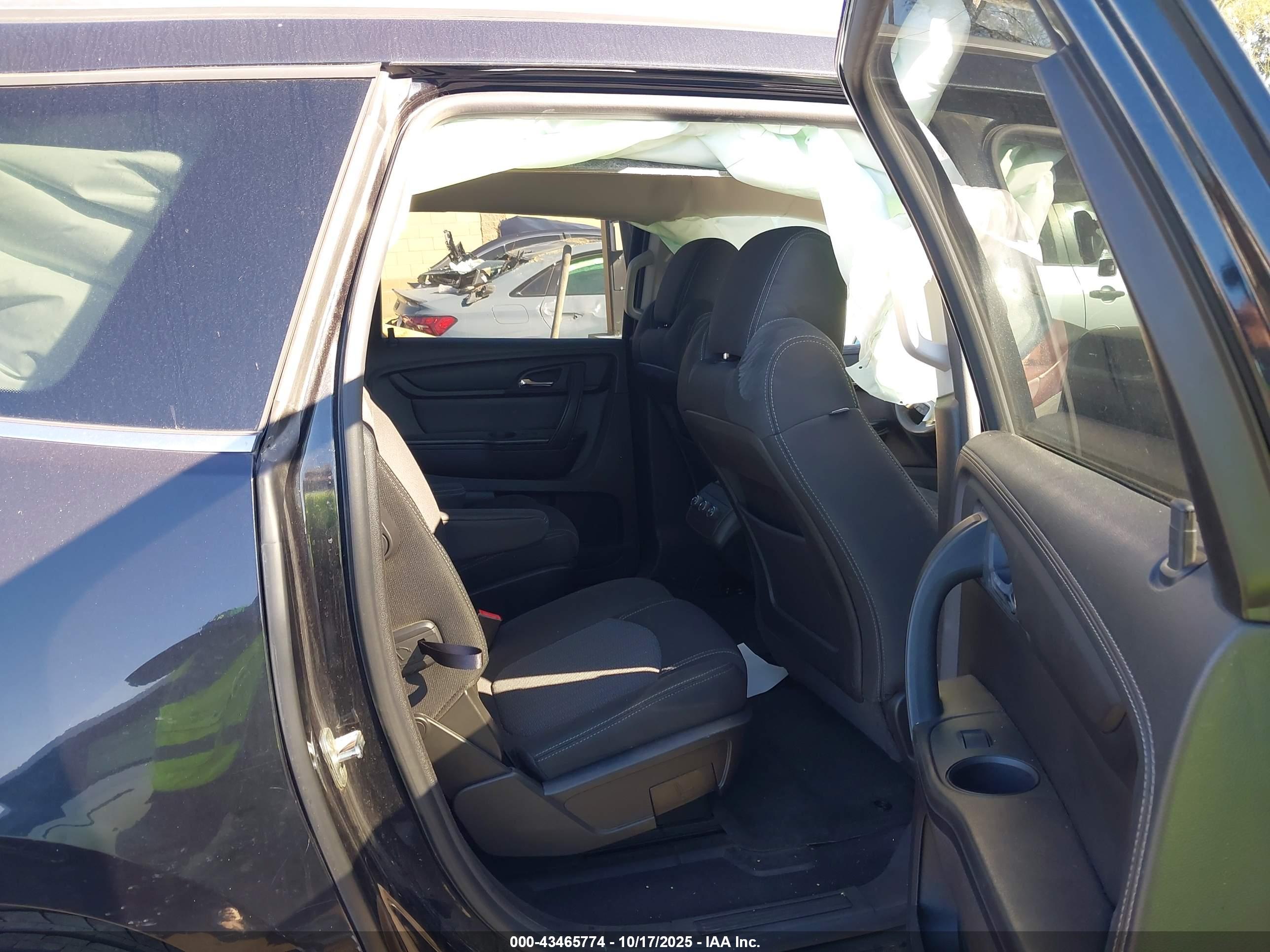 CHEVROLET TRAVERSE image 8
