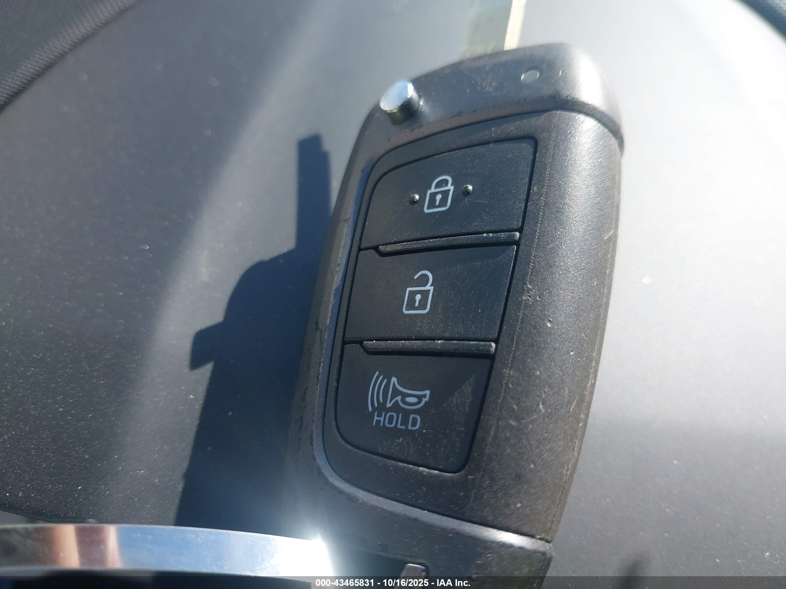 HYUNDAI VENUE image 11