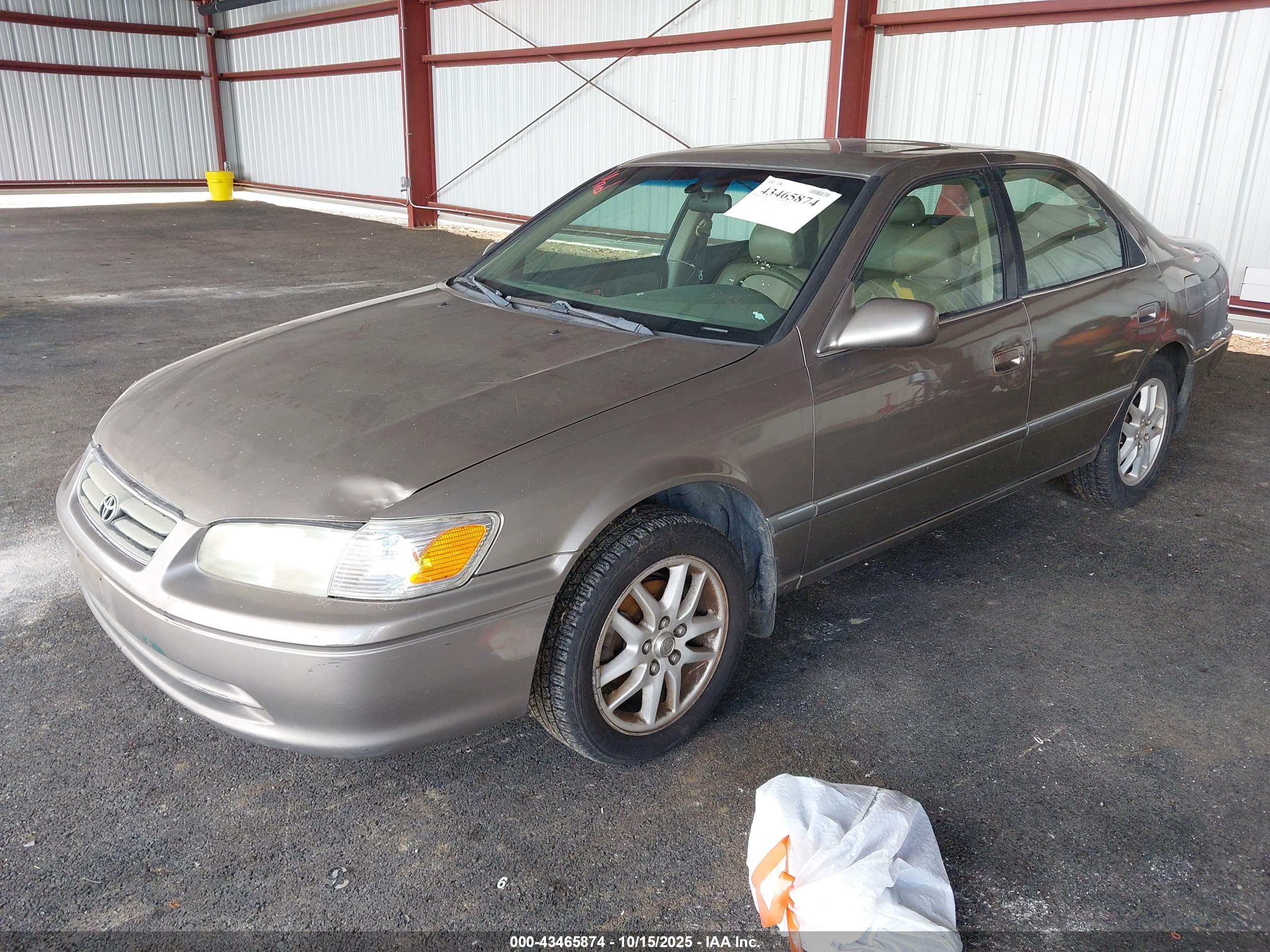 TOYOTA CAMRY image 2