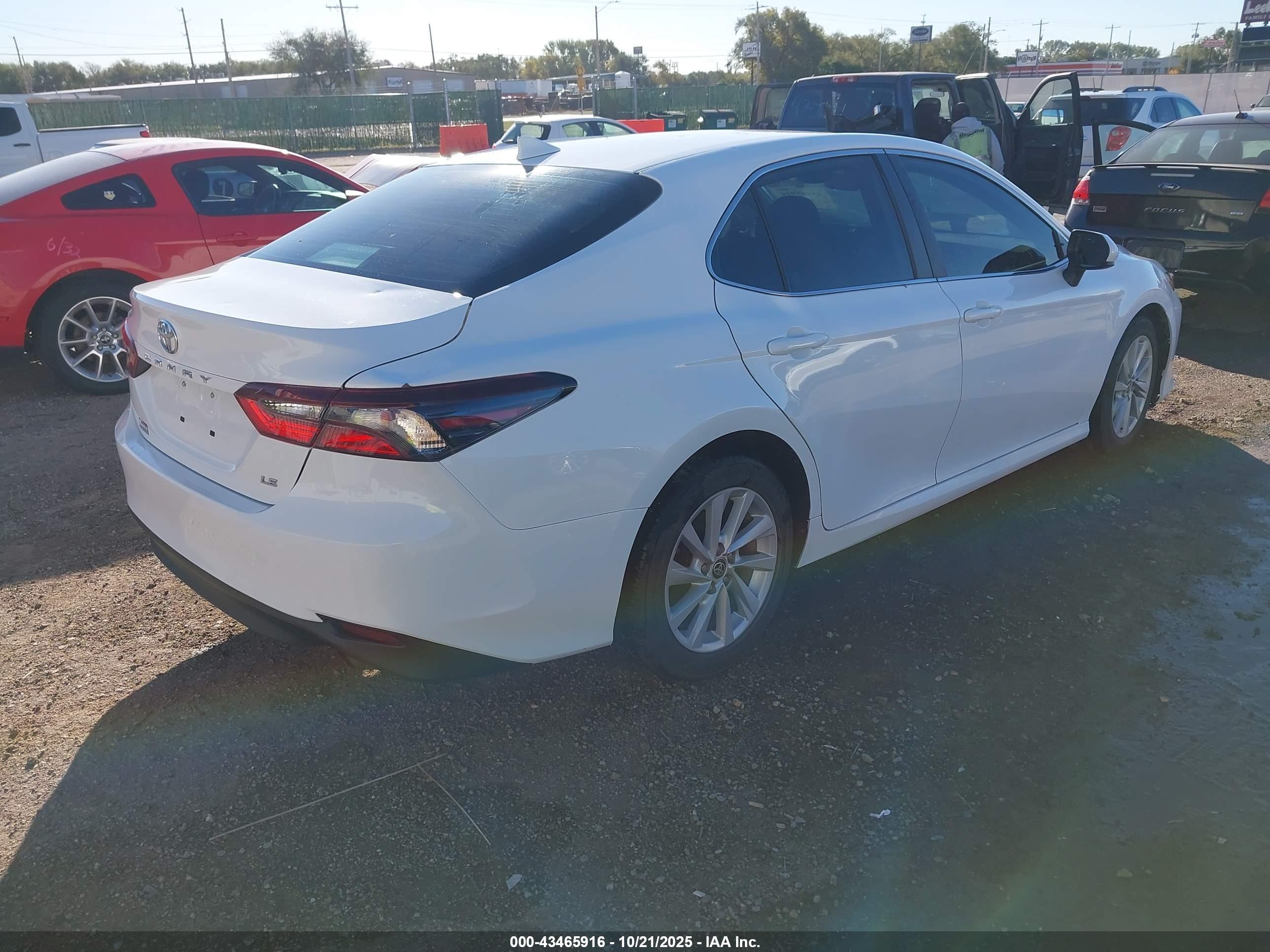 TOYOTA CAMRY image 4