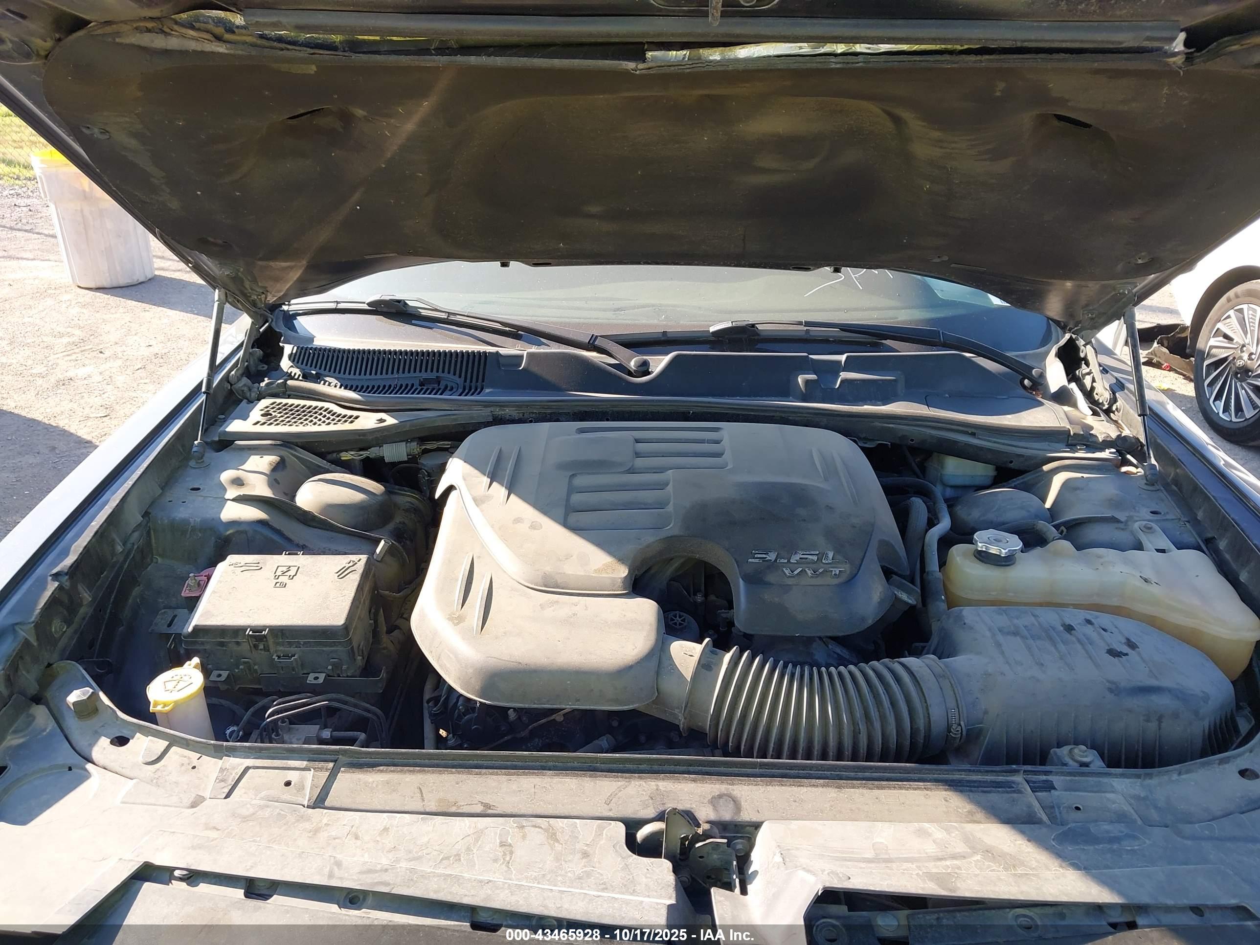 DODGE CHALLENGER image 10