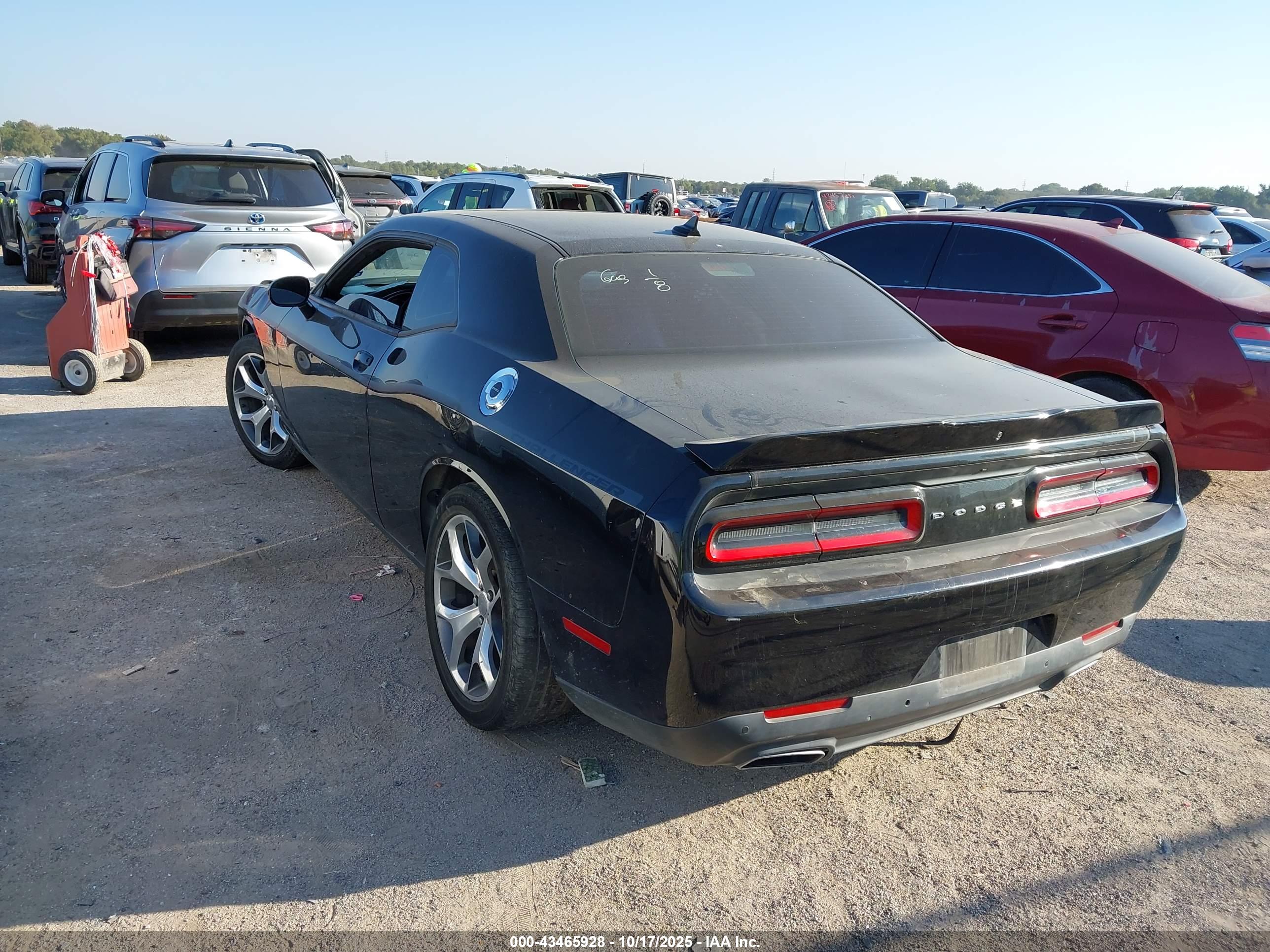 DODGE CHALLENGER image 3
