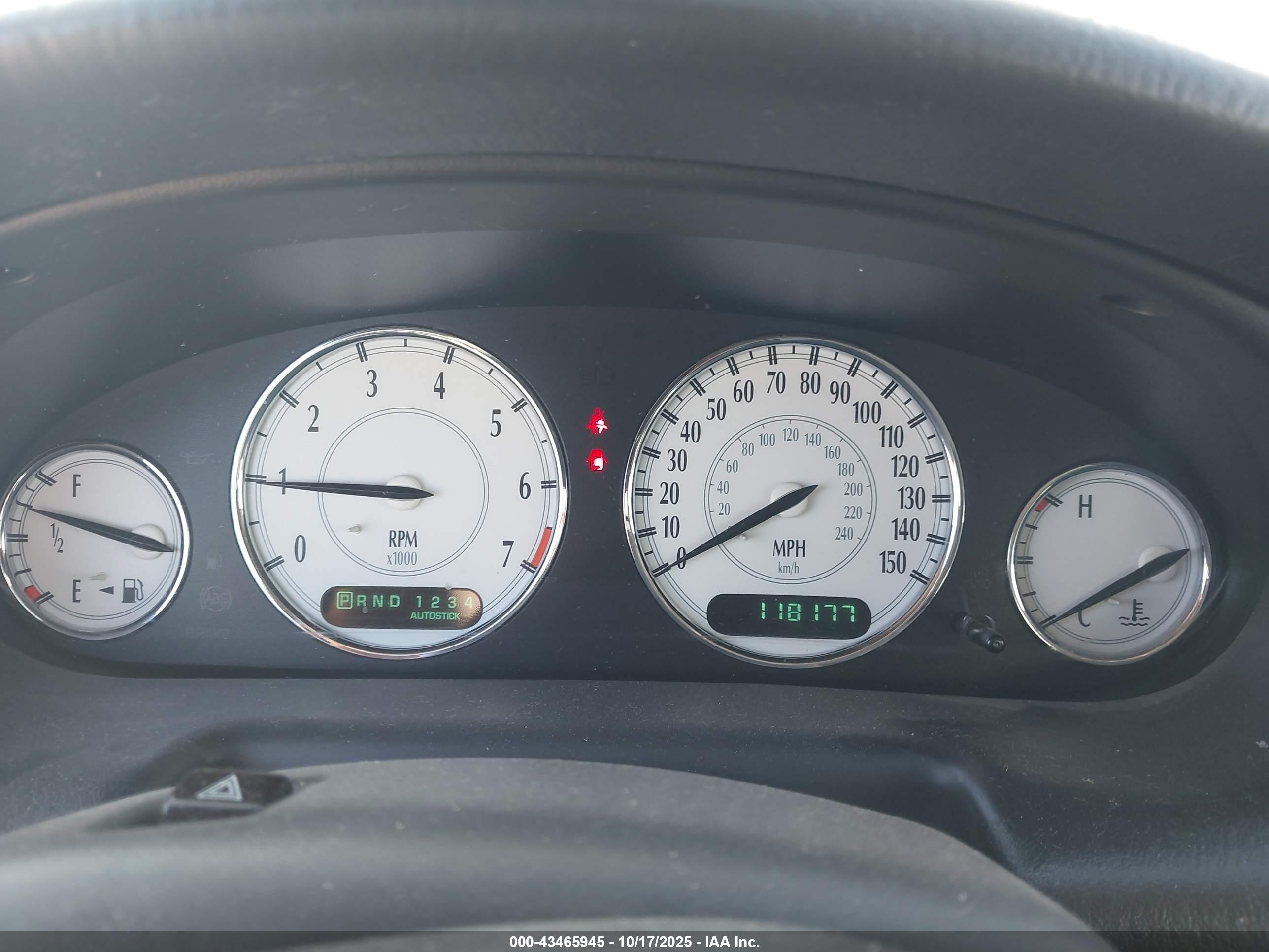 CHRYSLER 300M image 7