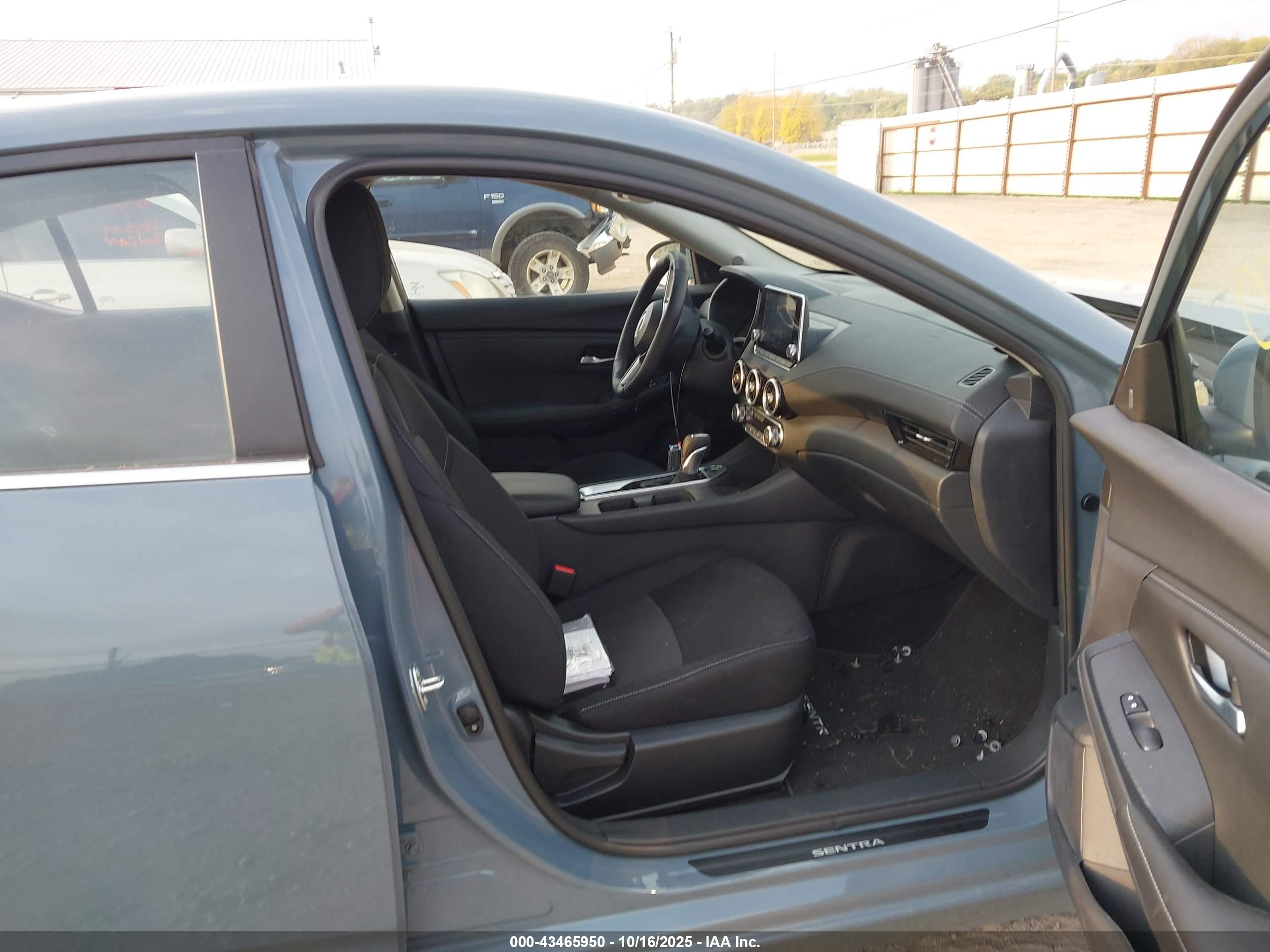 NISSAN SENTRA image 5