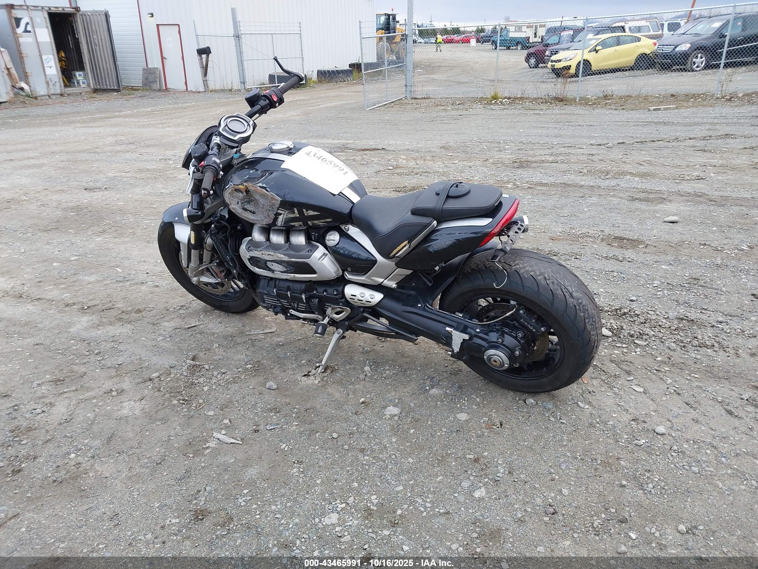 TRIUMPH MOTORCYCLE image 3