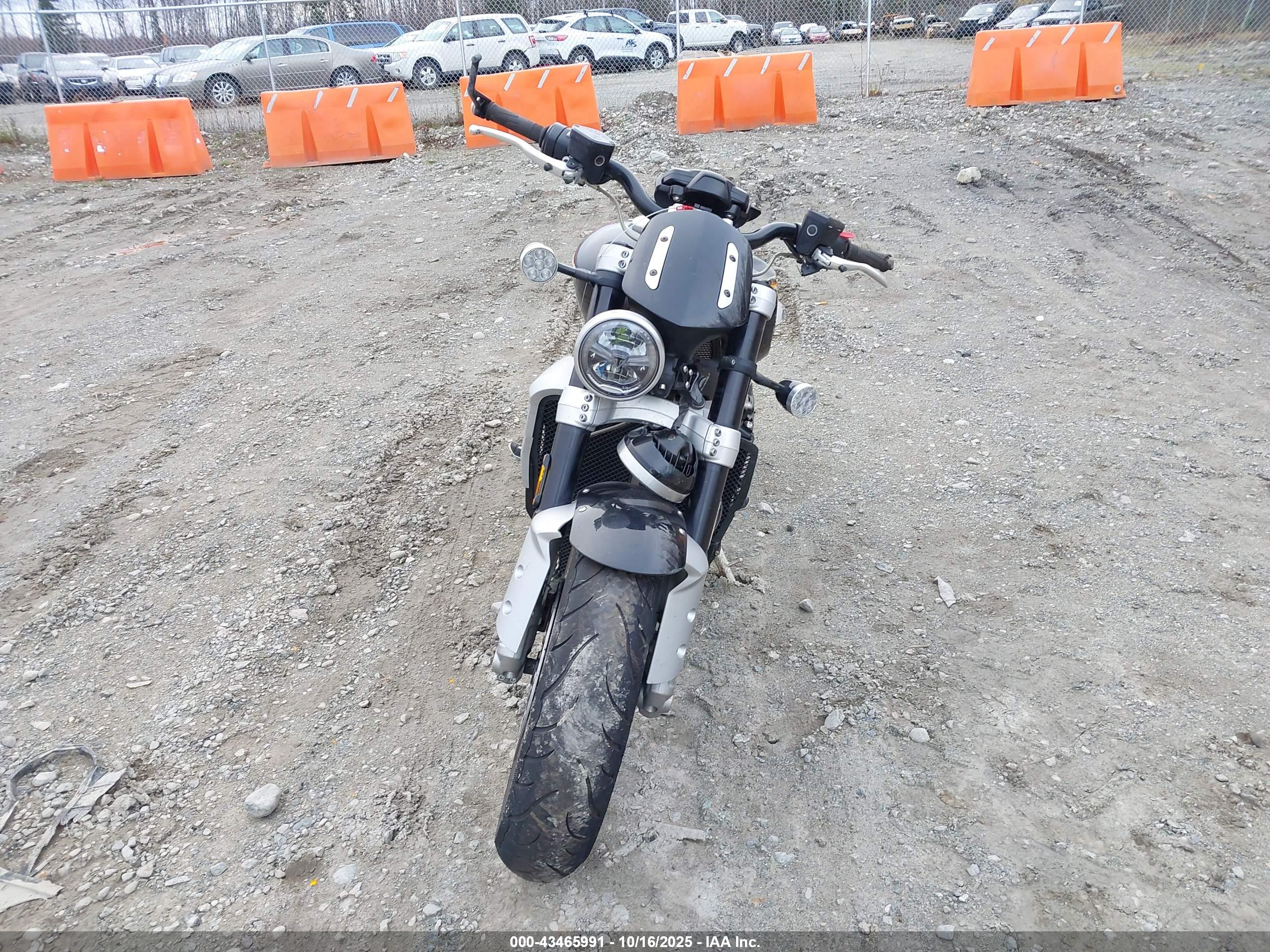 TRIUMPH MOTORCYCLE image 5