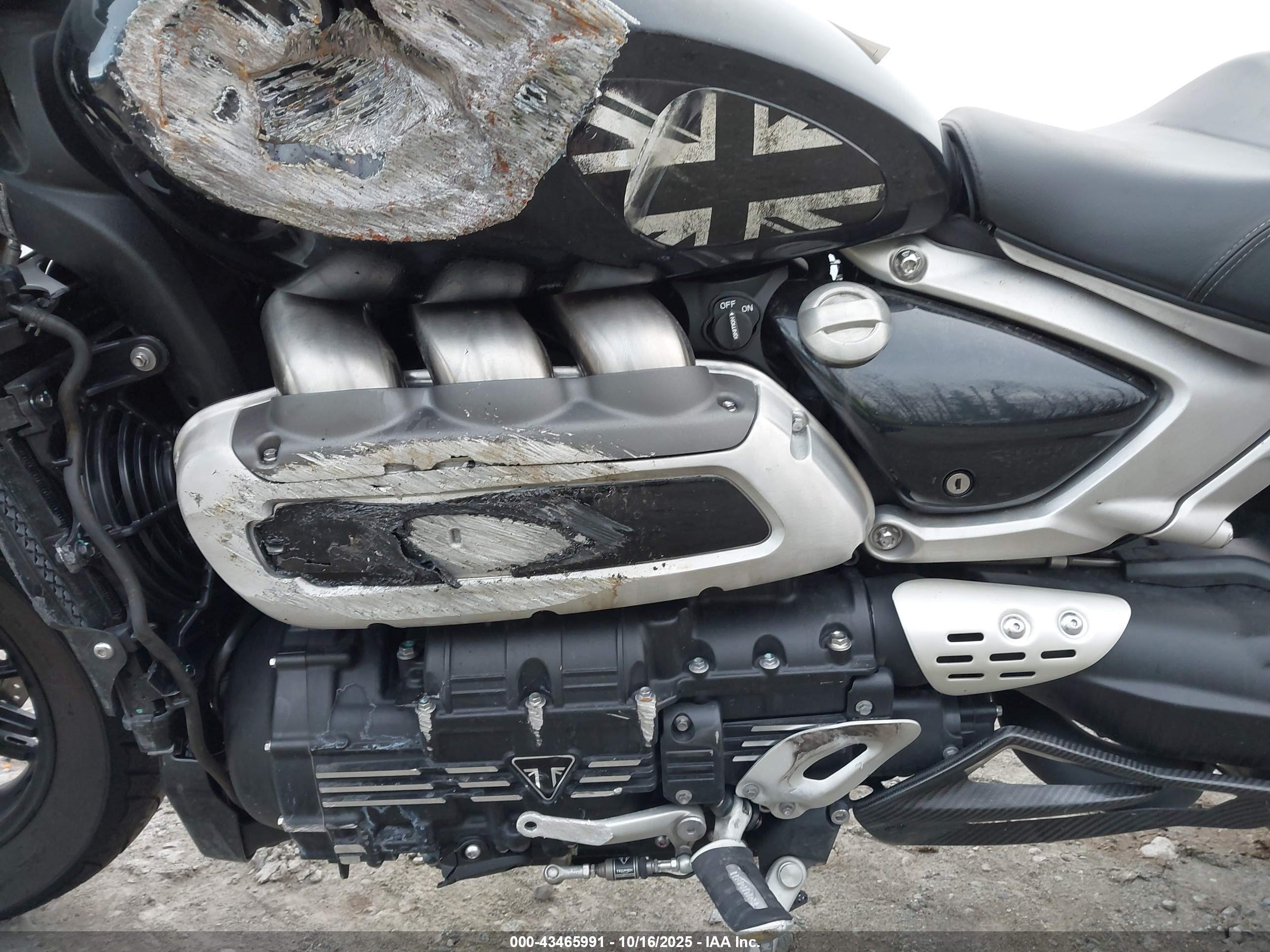 TRIUMPH MOTORCYCLE image 9