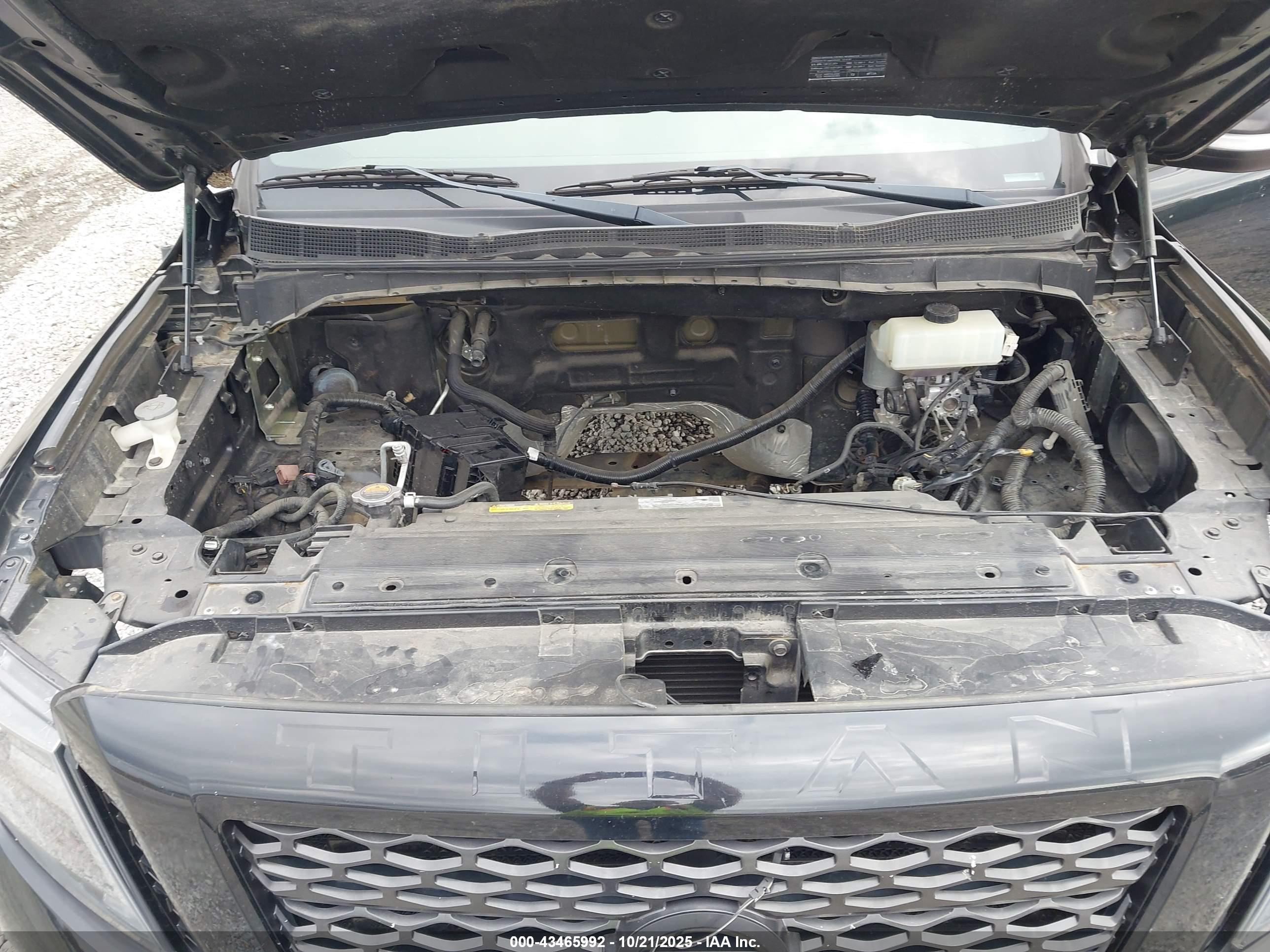 NISSAN TITAN image 10