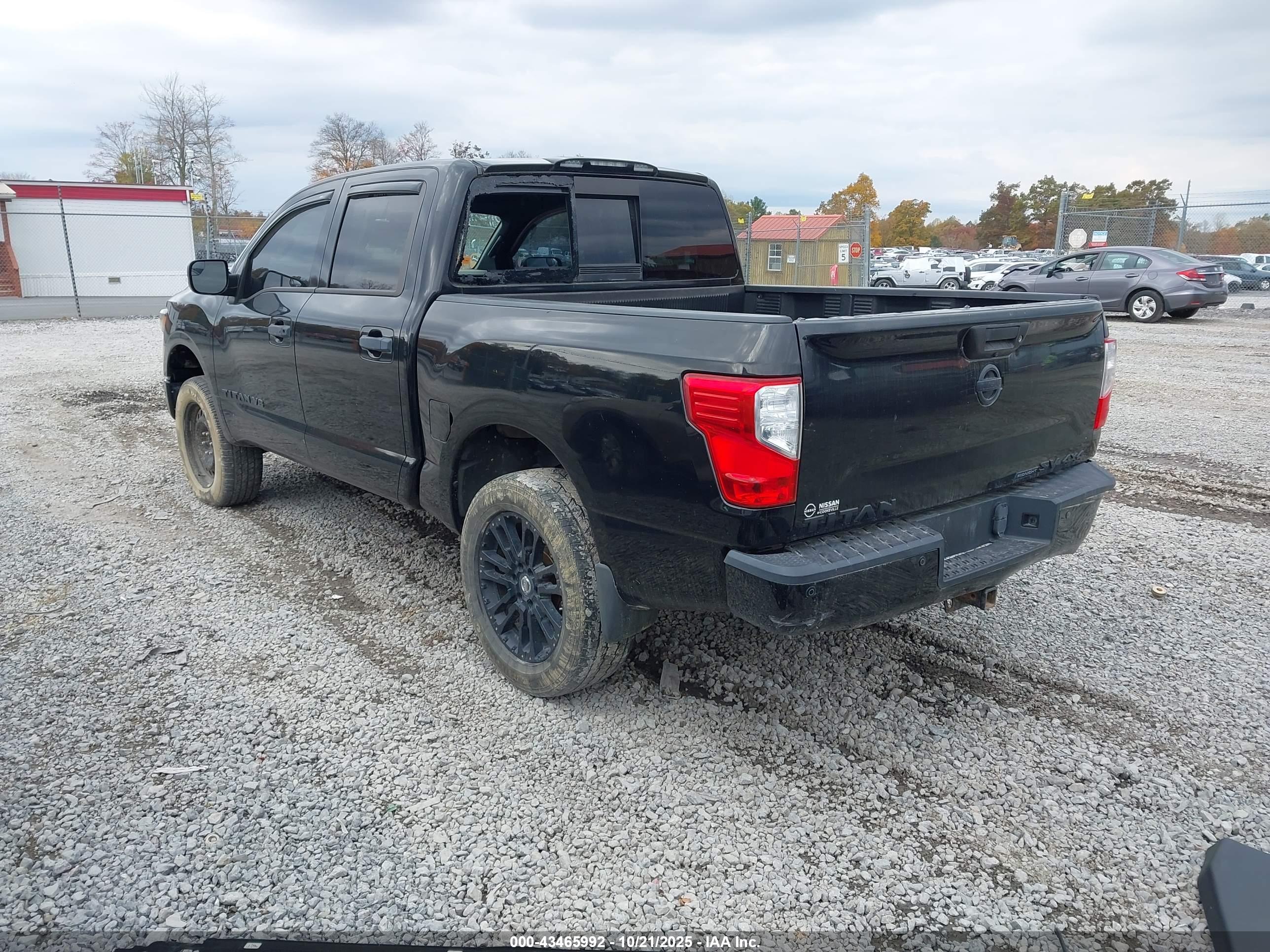 NISSAN TITAN image 3