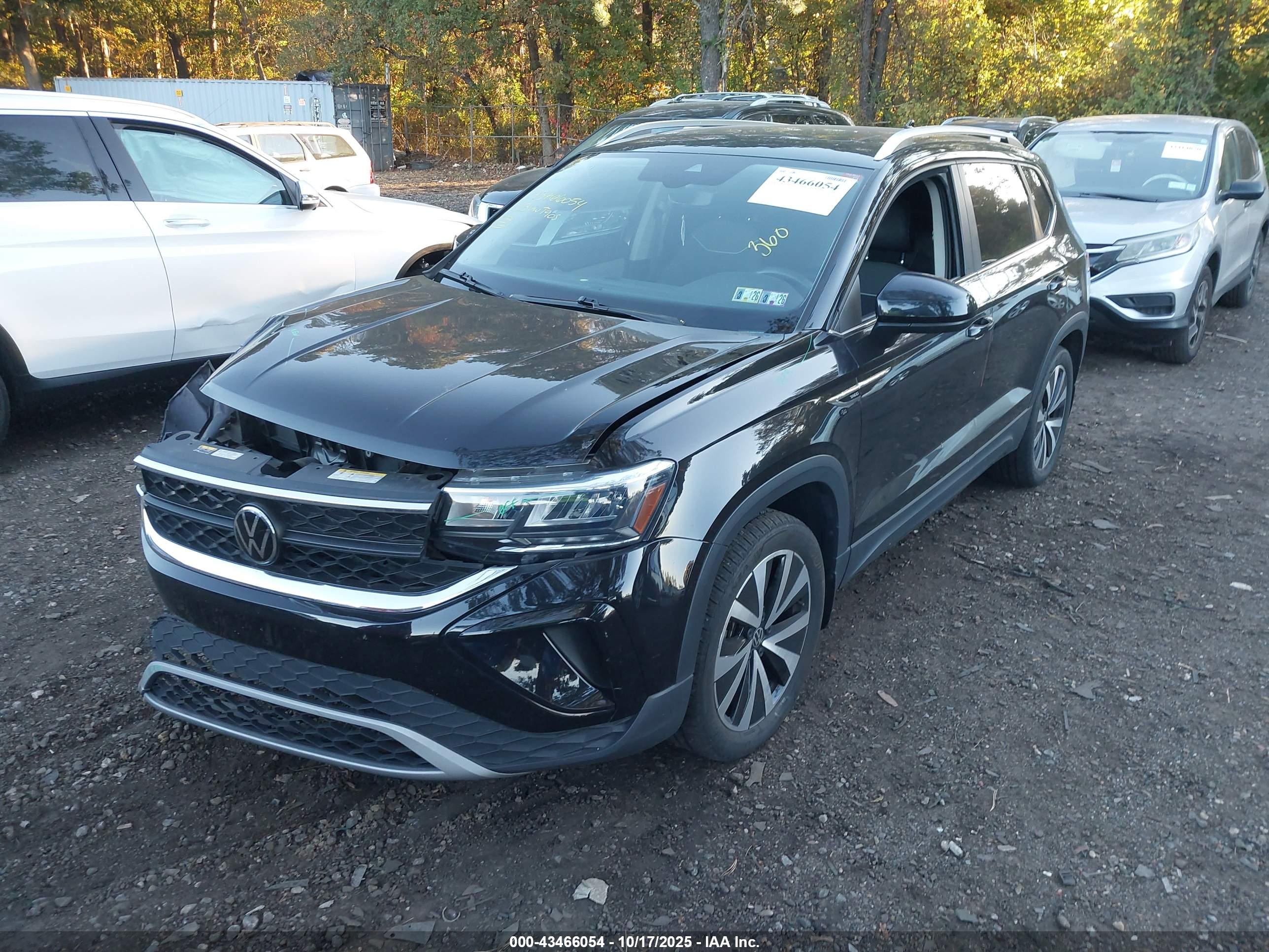 VOLKSWAGEN TAOS image 2