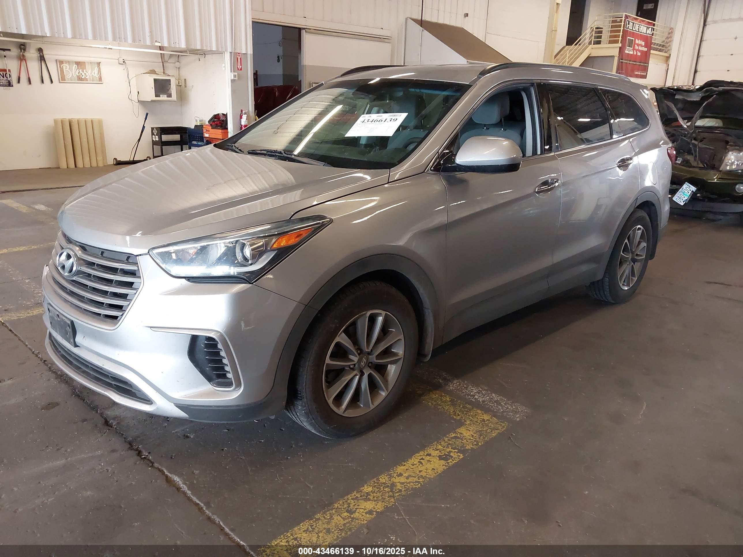 HYUNDAI SANTA image 2