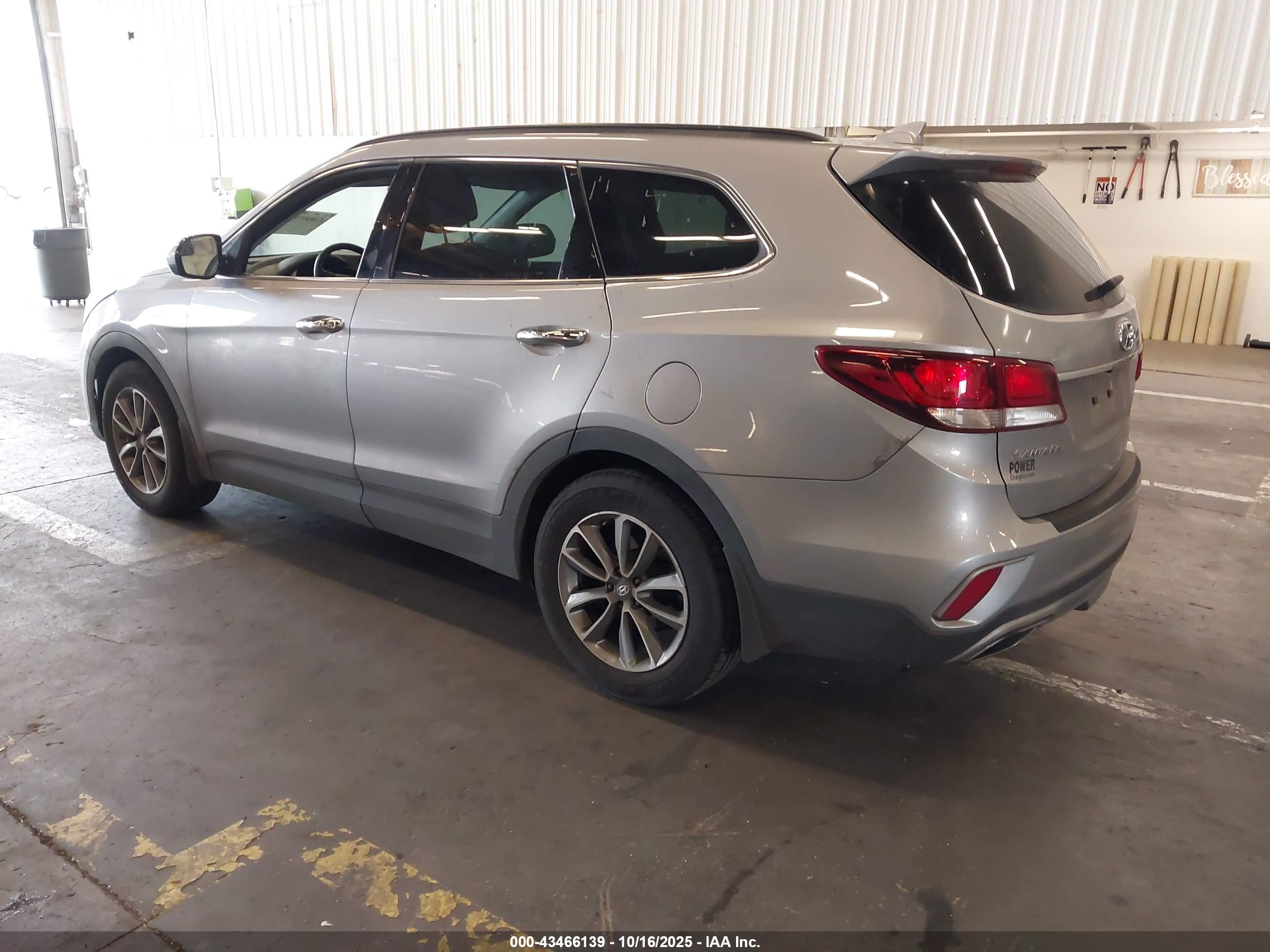 HYUNDAI SANTA image 3