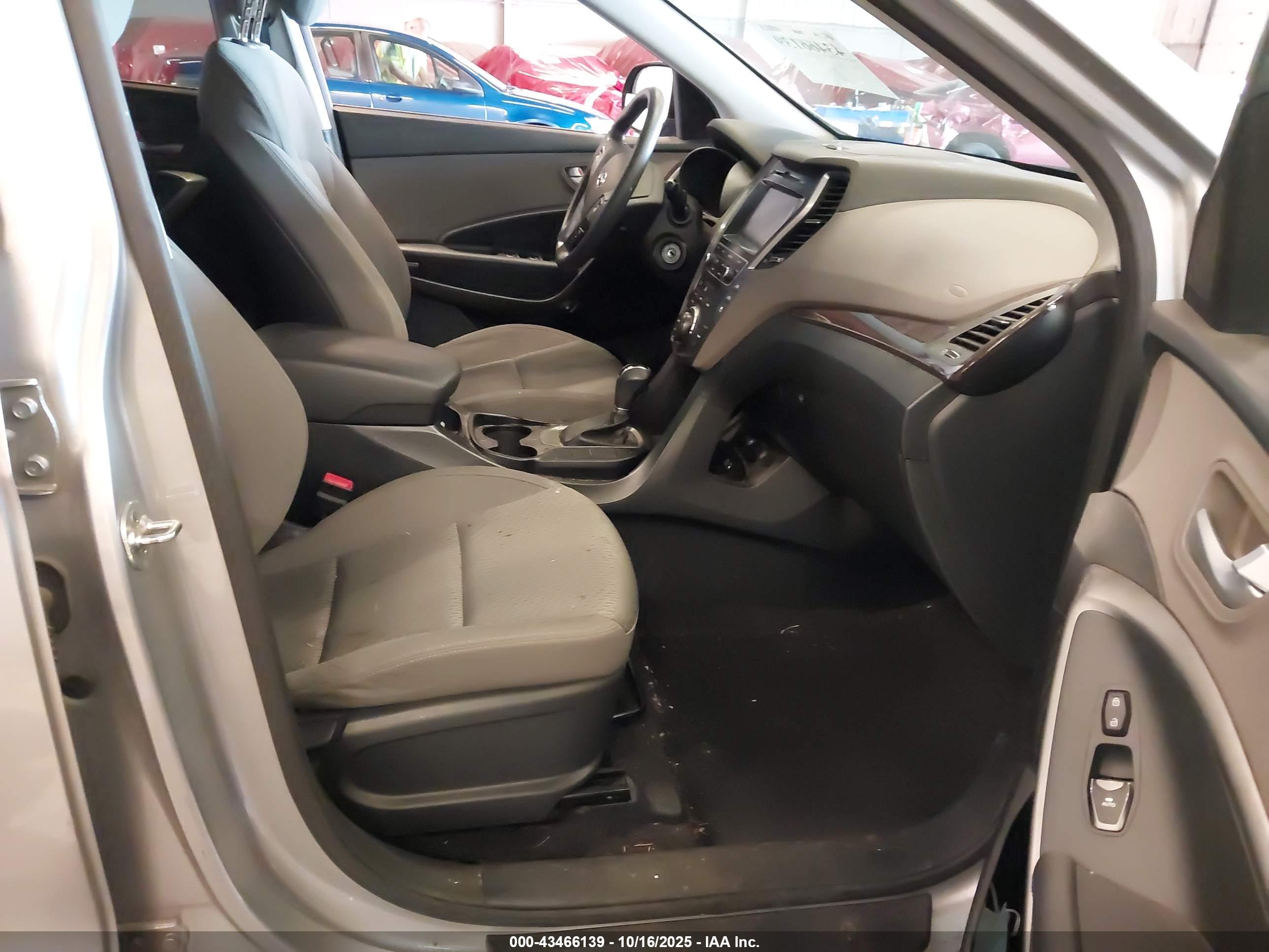 HYUNDAI SANTA image 5