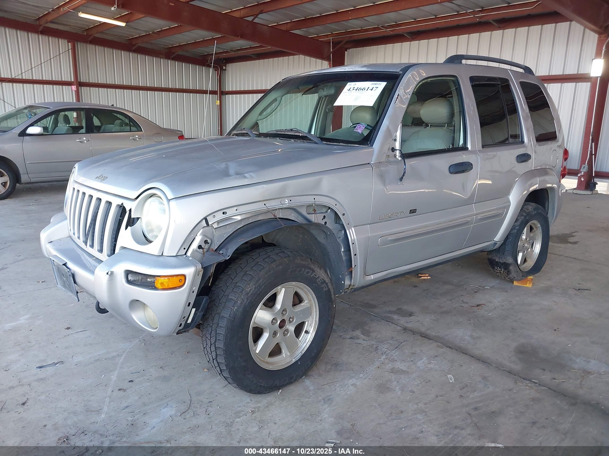 JEEP LIBERTY image 2