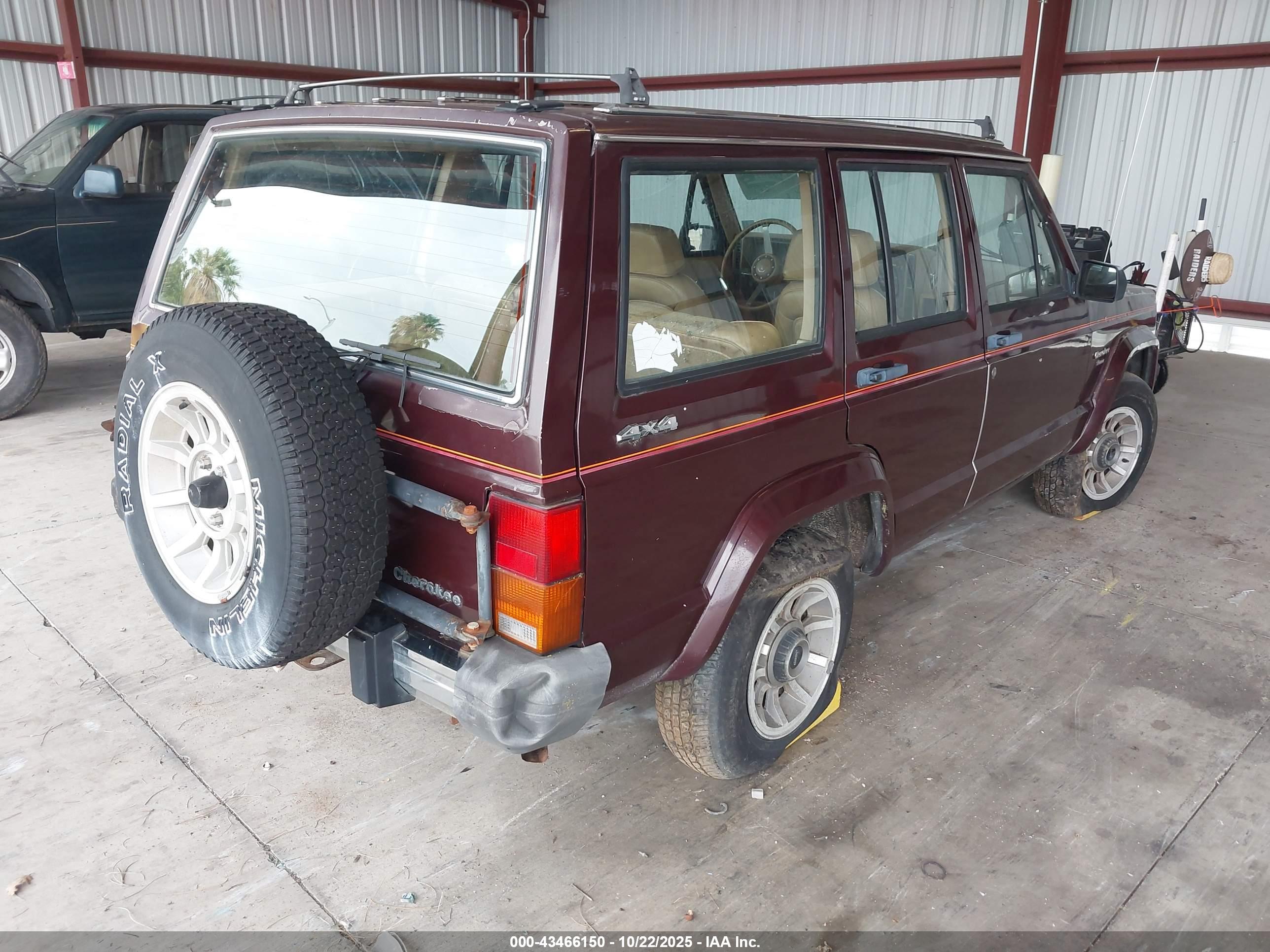 JEEP CHEROKEE image 4