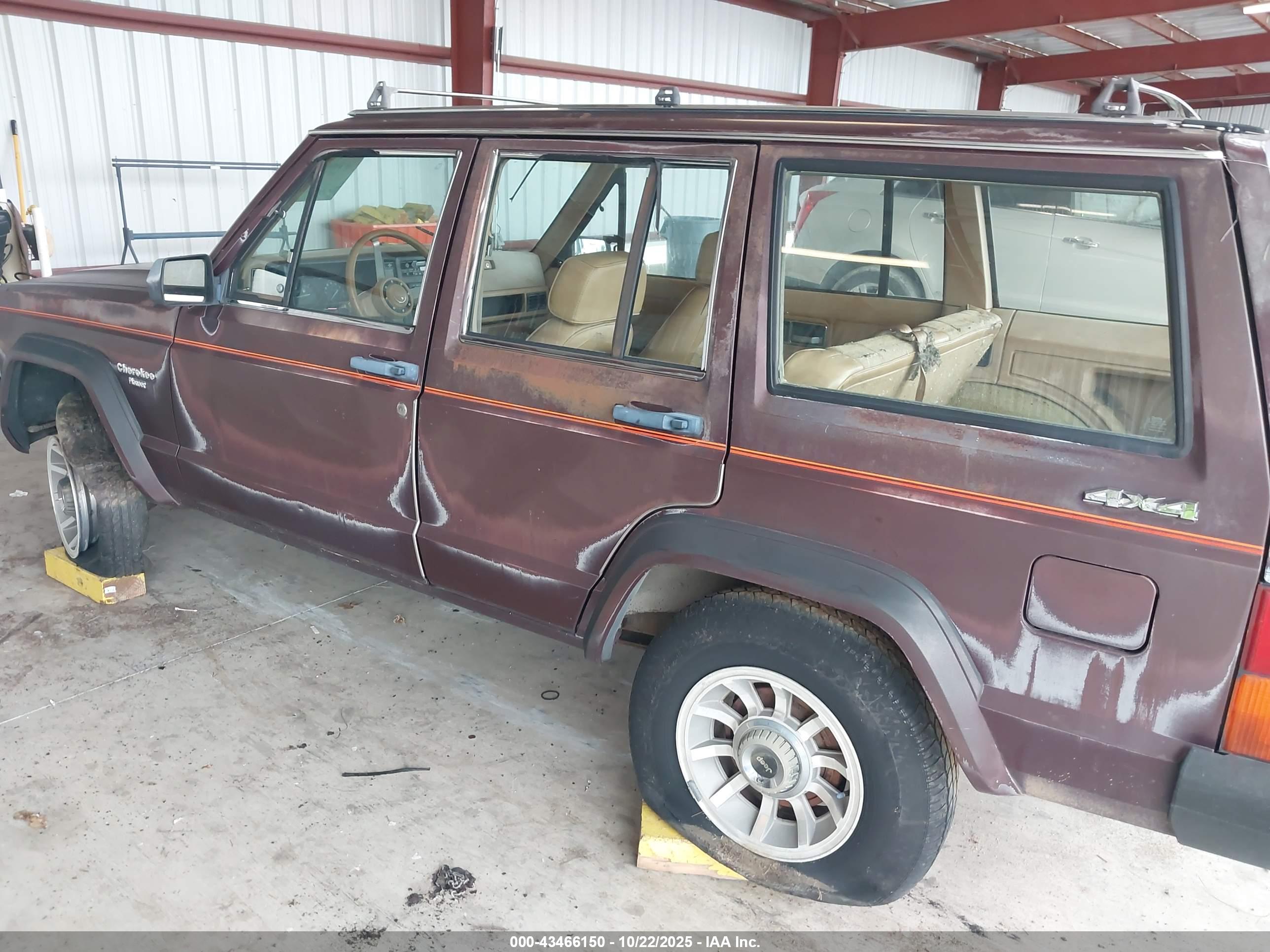 JEEP CHEROKEE image 6