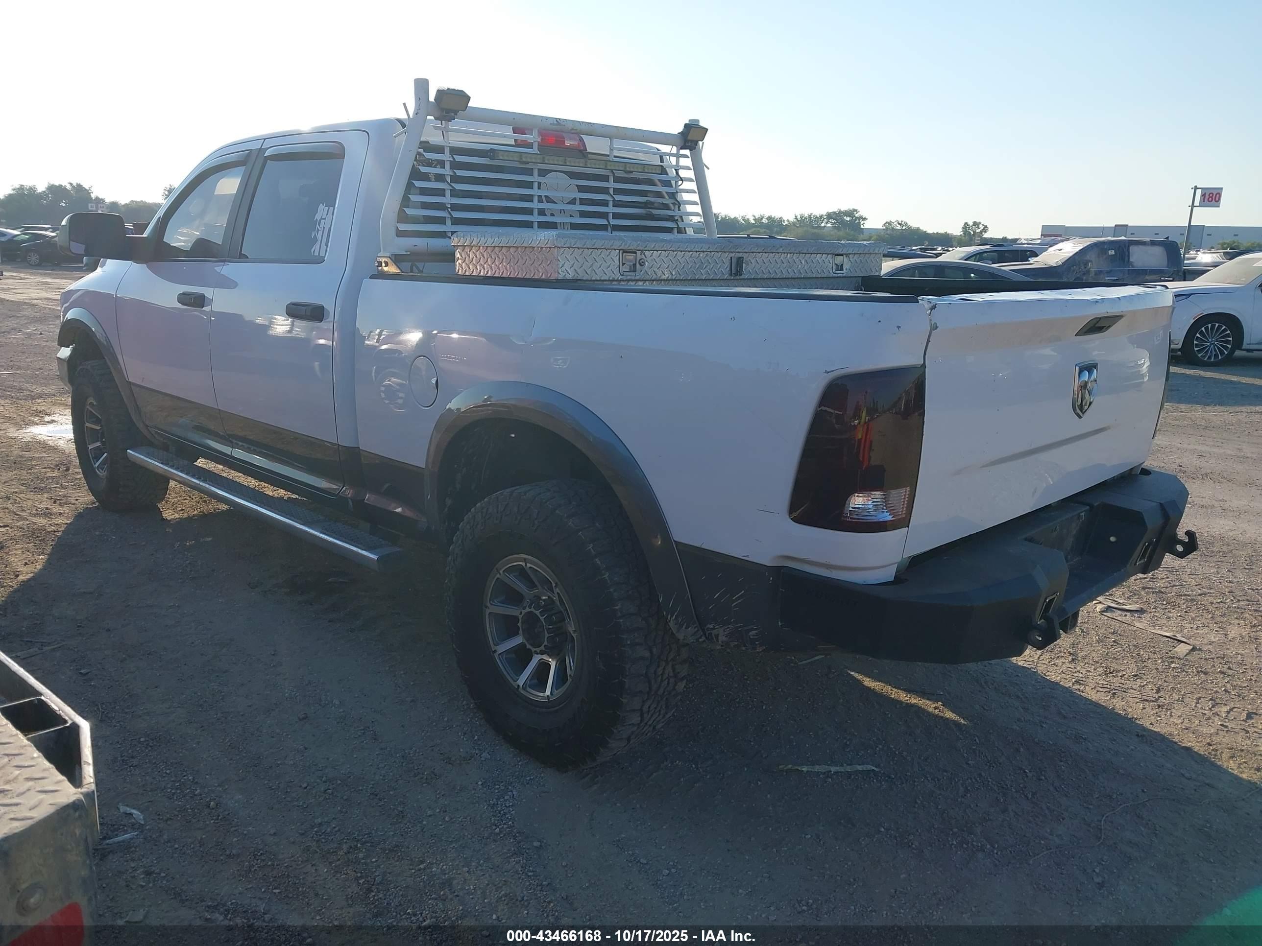 RAM 2500 image 3
