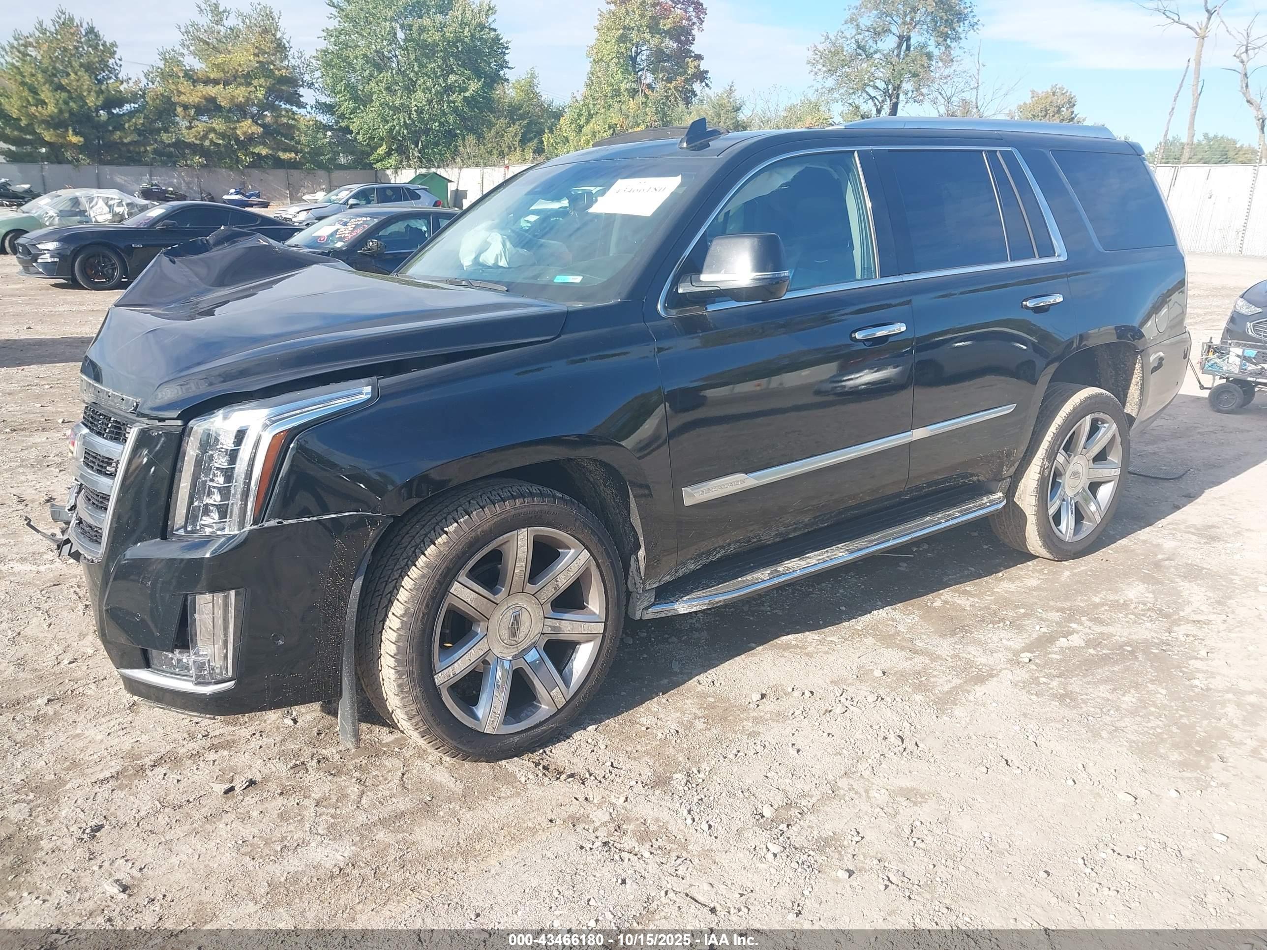 CADILLAC ESCALADE image 2