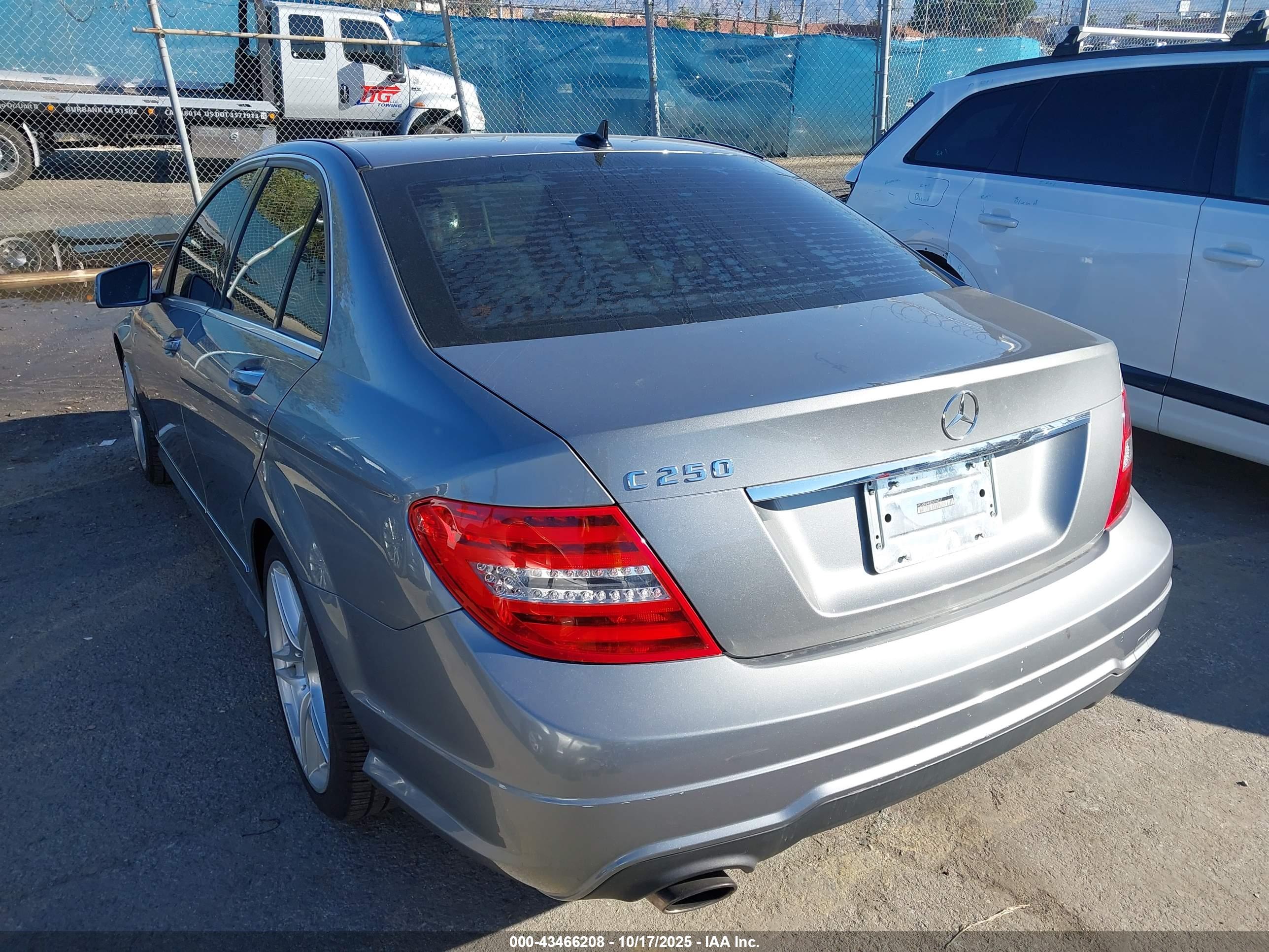 MERCEDES-BENZ C image 3