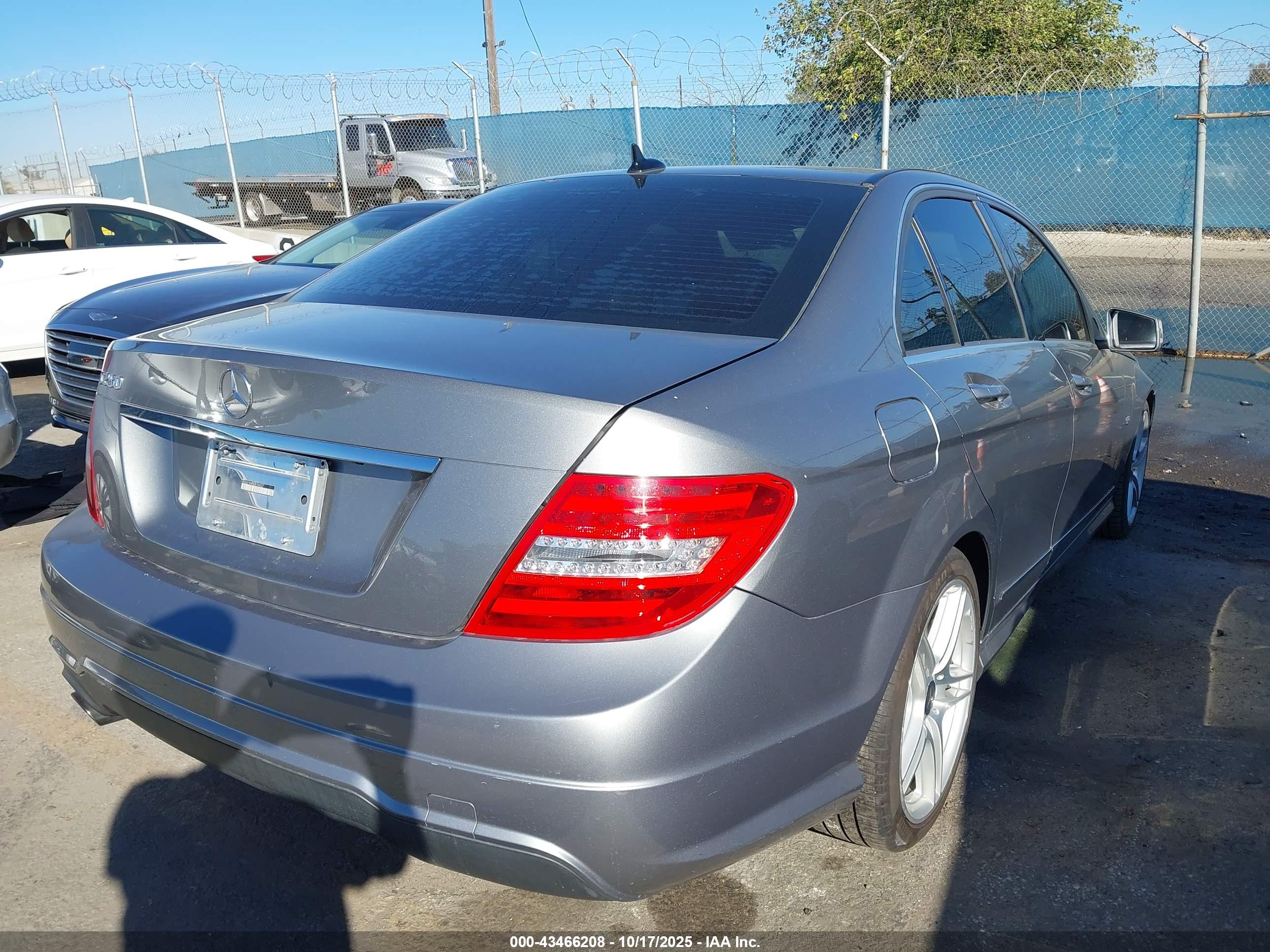 MERCEDES-BENZ C image 4