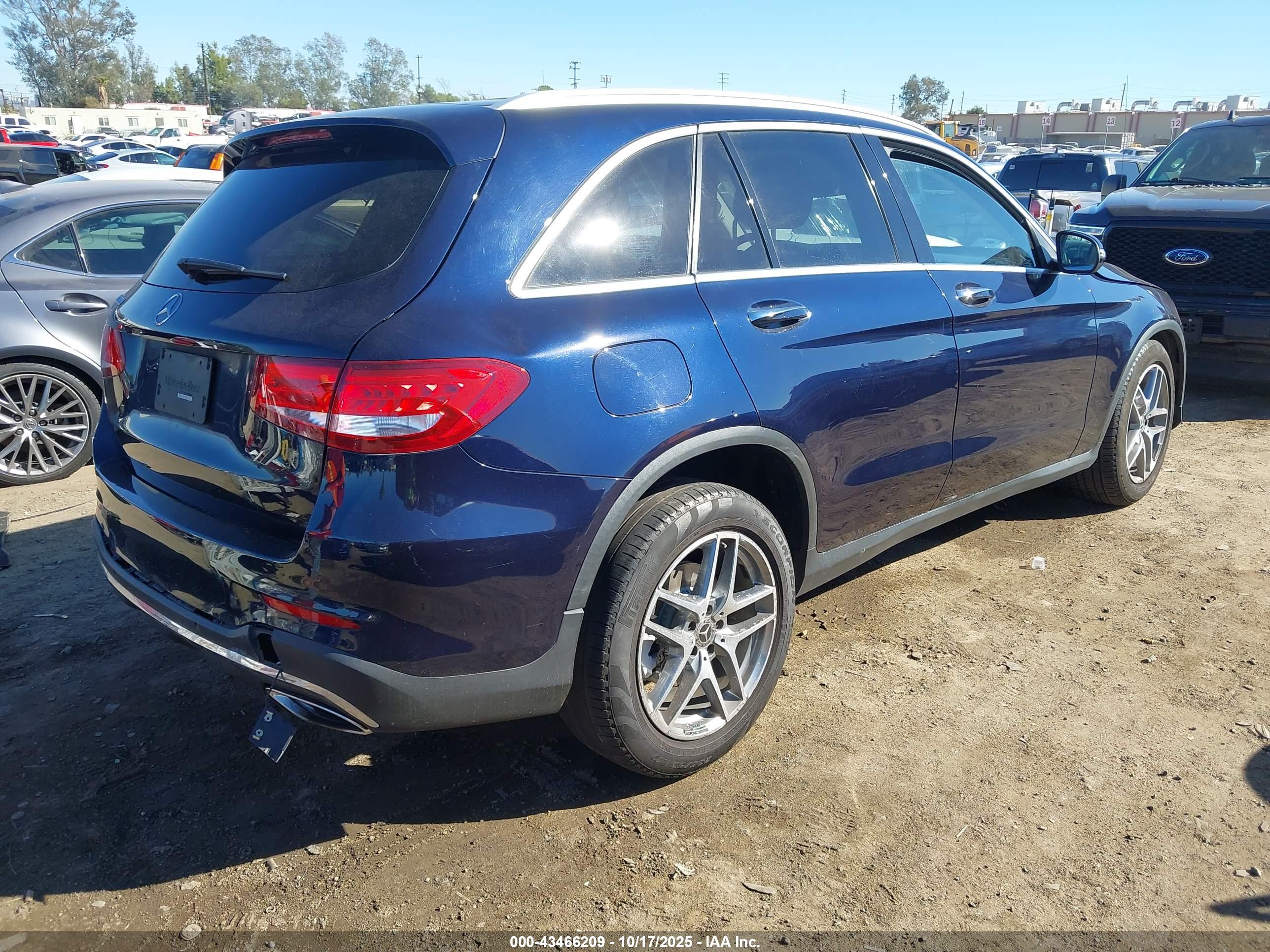 MERCEDES-BENZ GLC image 4