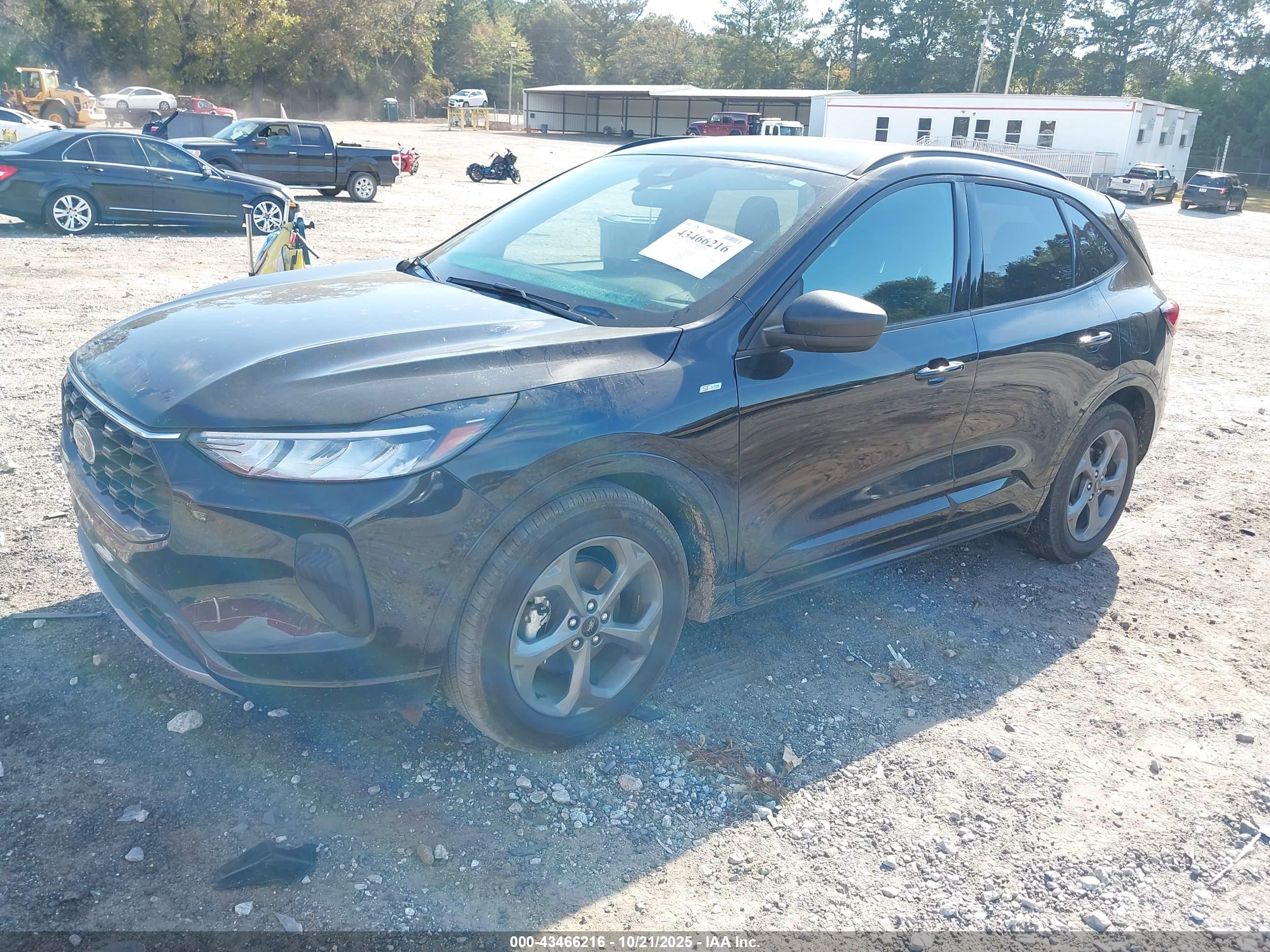 FORD ESCAPE image 2