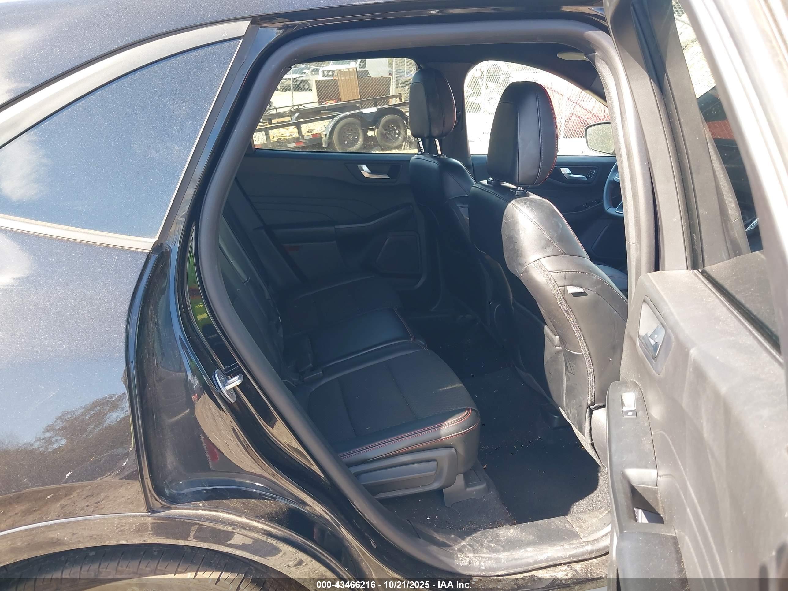 FORD ESCAPE image 8