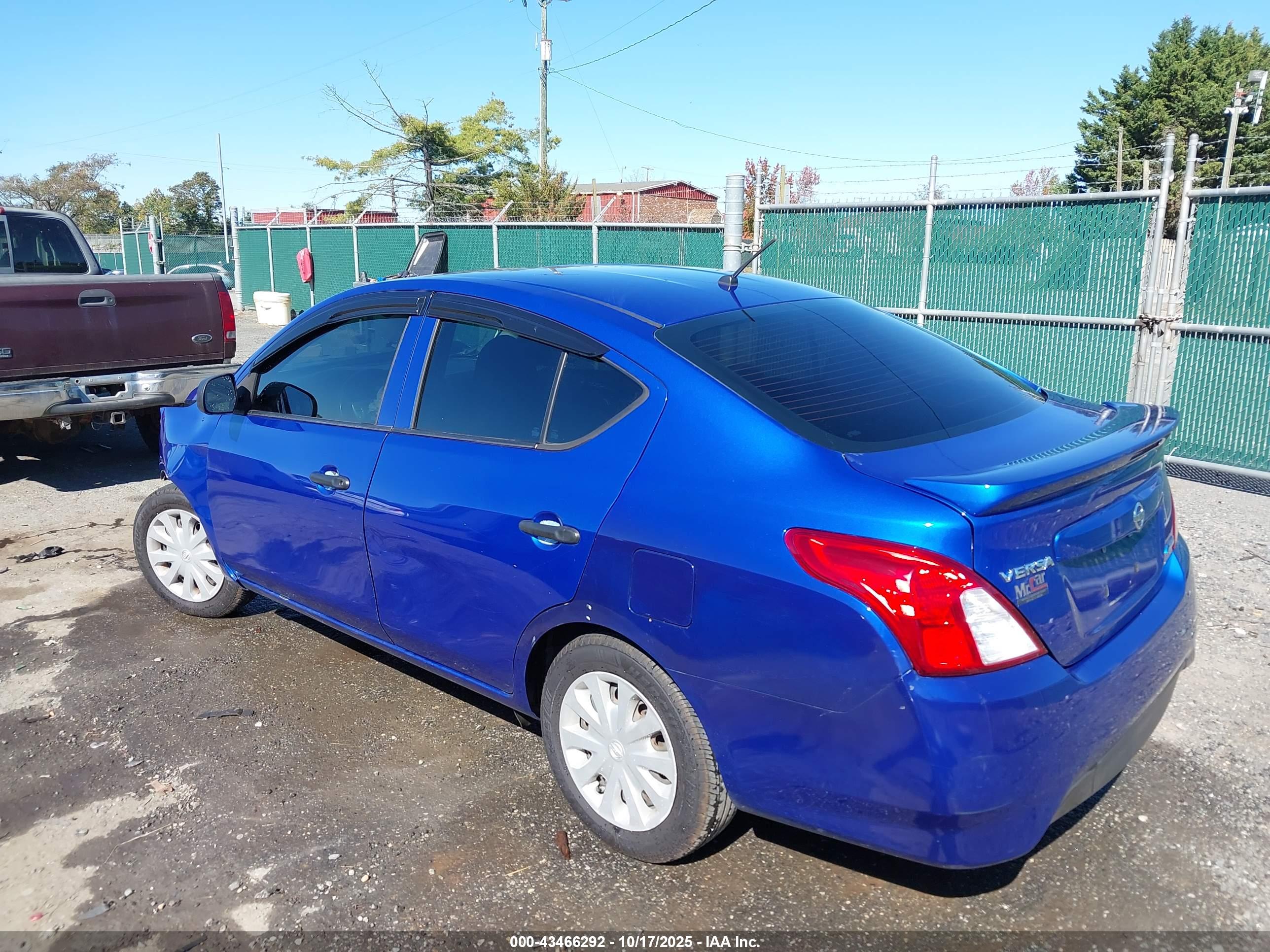 NISSAN VERSA image 3
