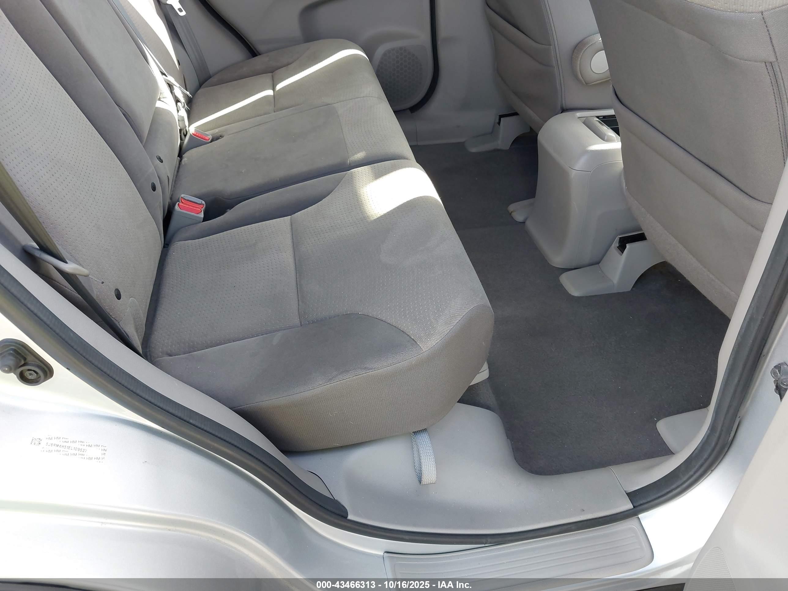 HONDA CR-V image 8