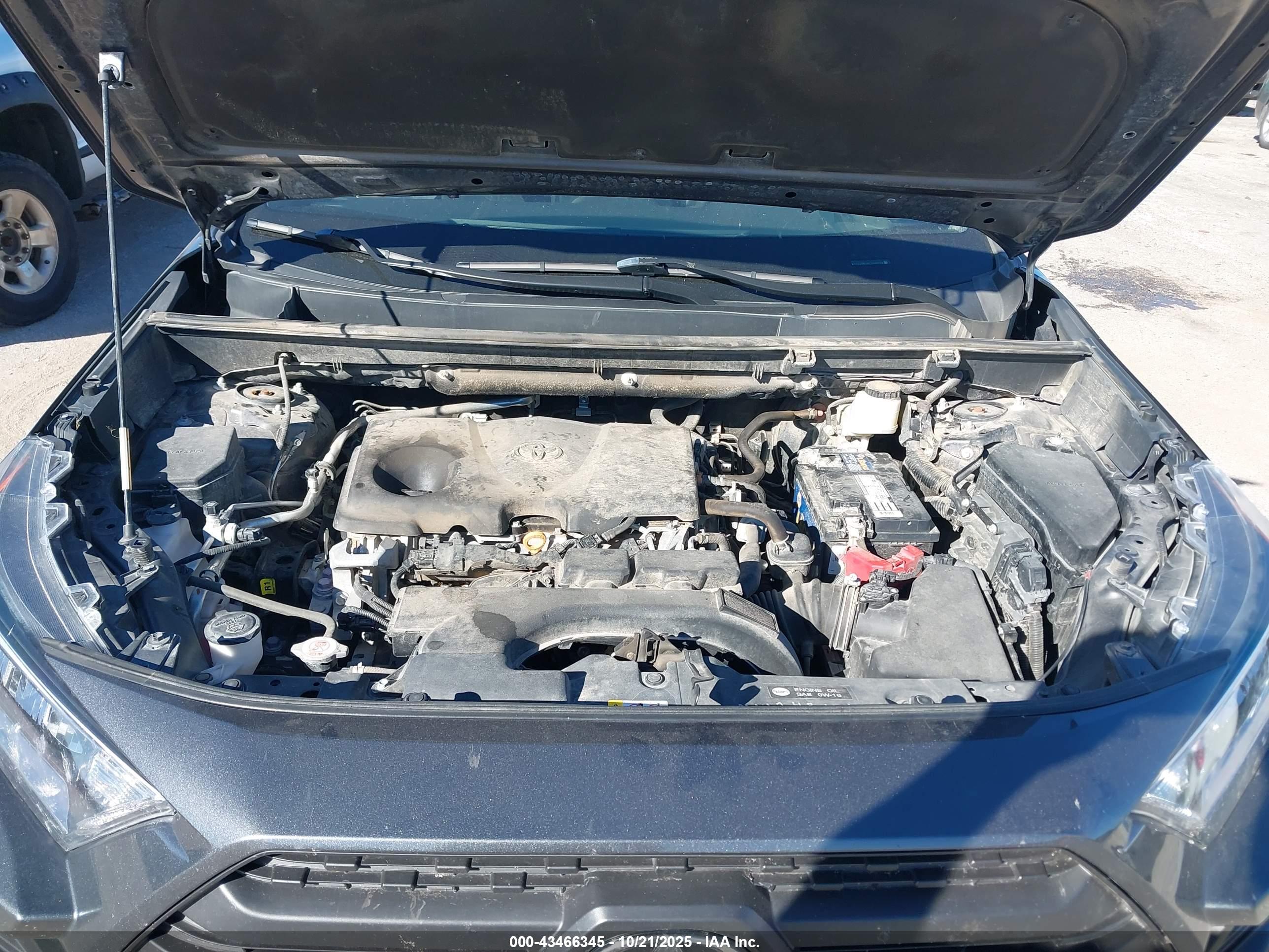 TOYOTA RAV4 image 10