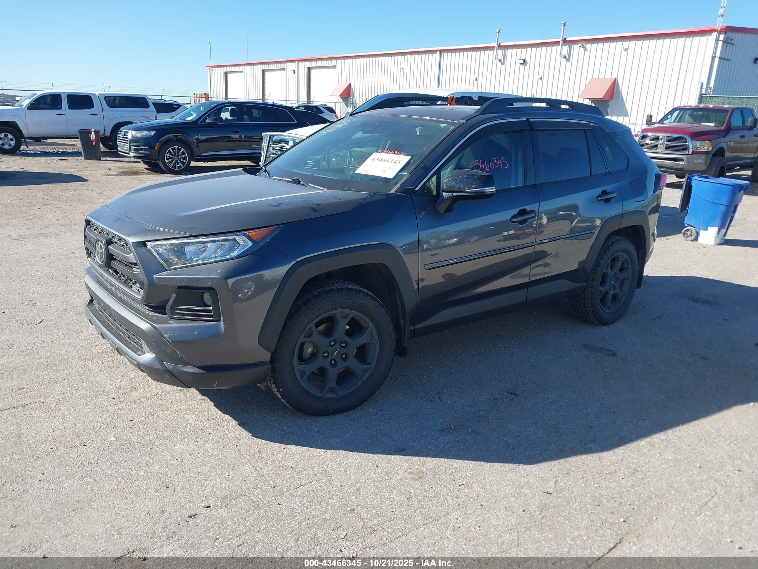 TOYOTA RAV4 image 2