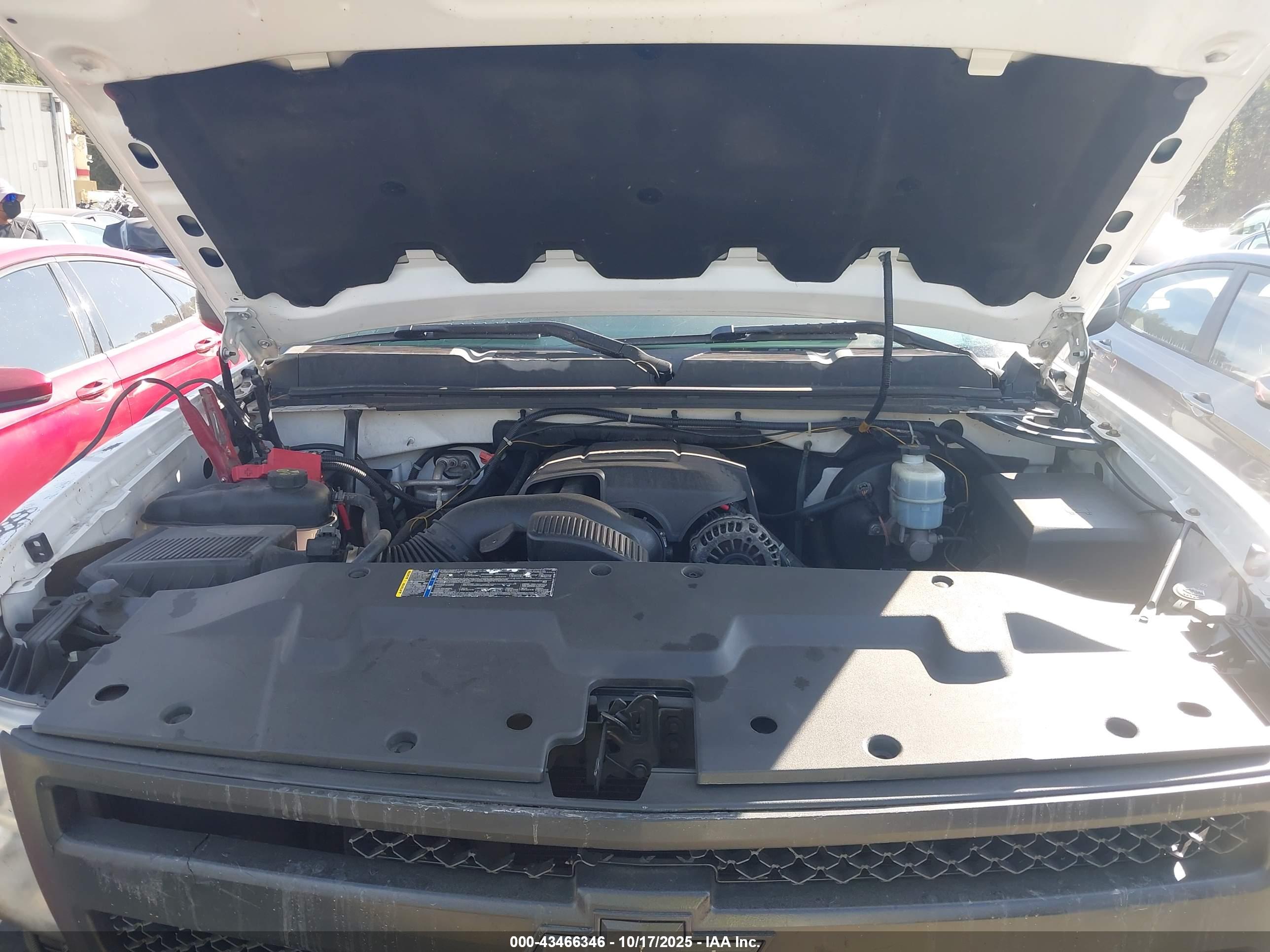 CHEVROLET SILVERADO image 10